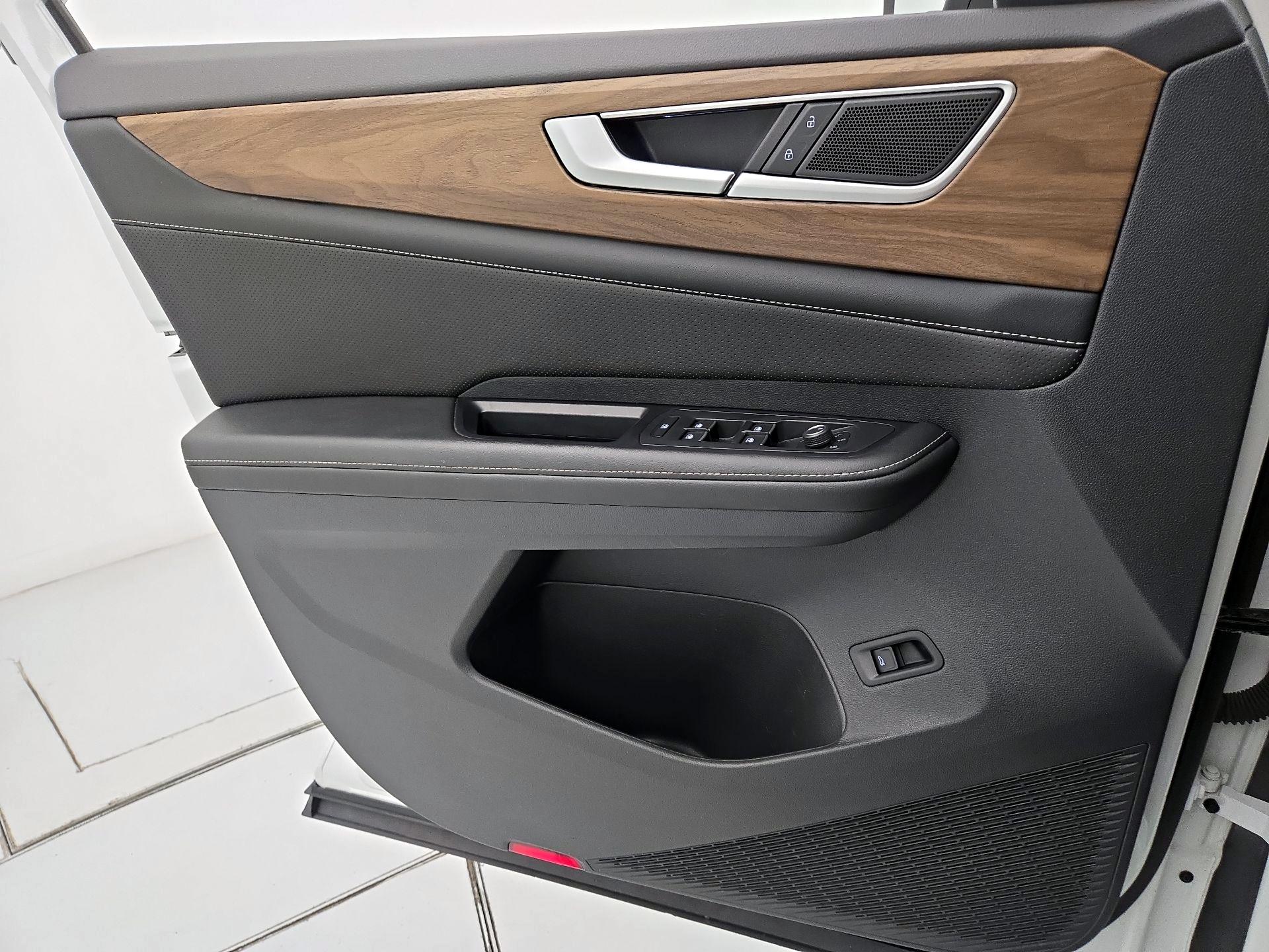 Thumbnail: 2024 Volkswagen Atlas - 12