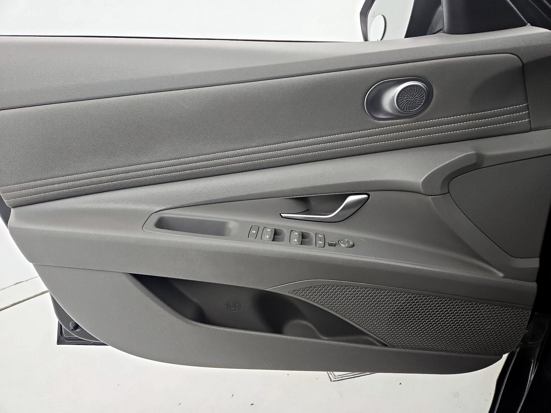 Thumbnail: 2023 Hyundai Elantra - 12