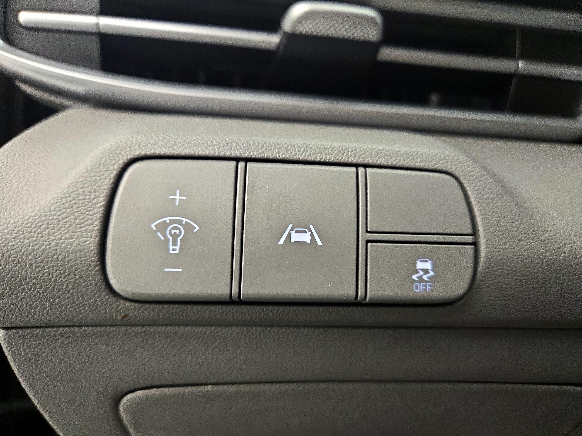 Thumbnail: 2023 Hyundai Elantra - 13