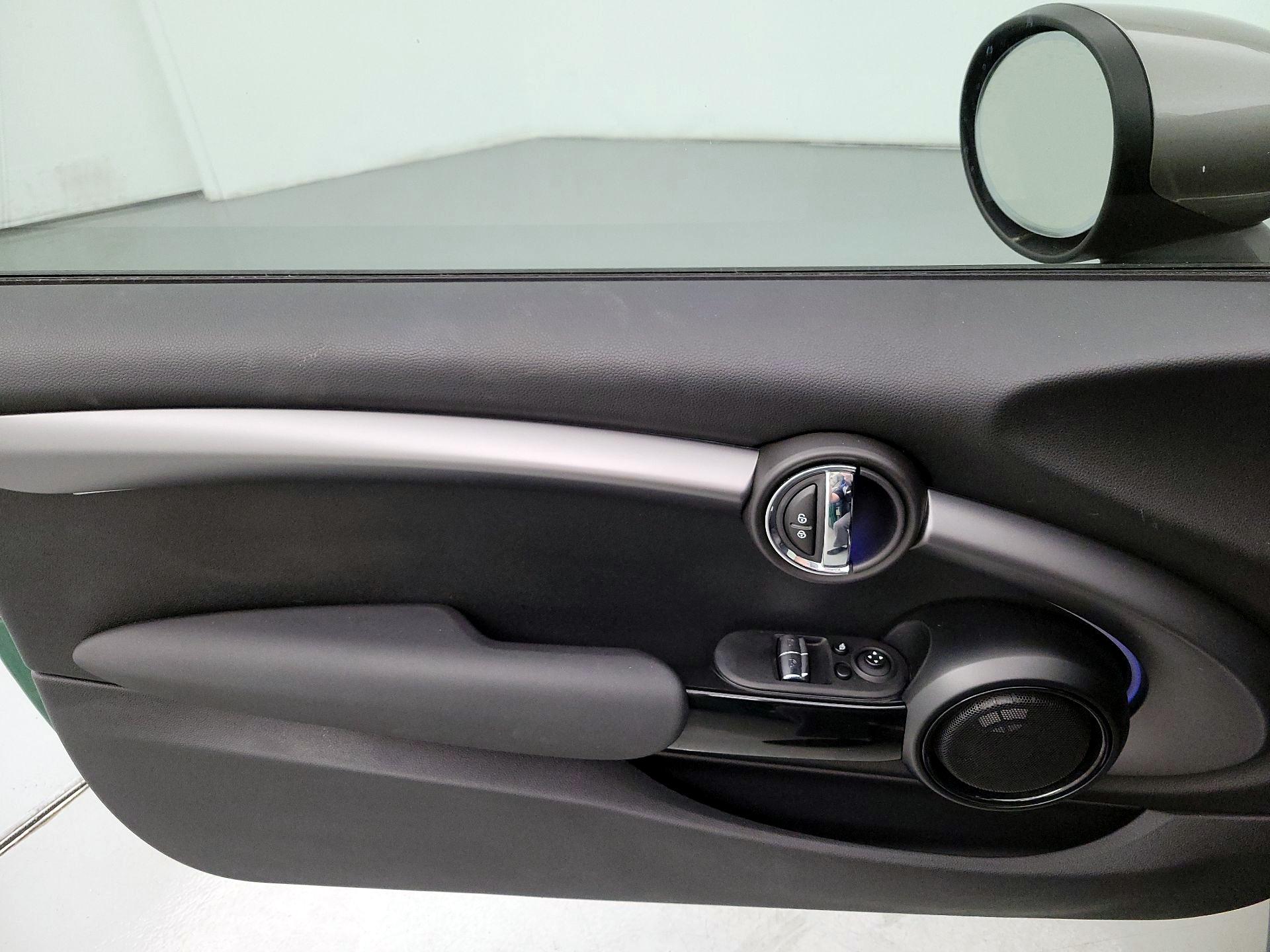 Thumbnail: 2022 MINI Cooper Hardtop - 12