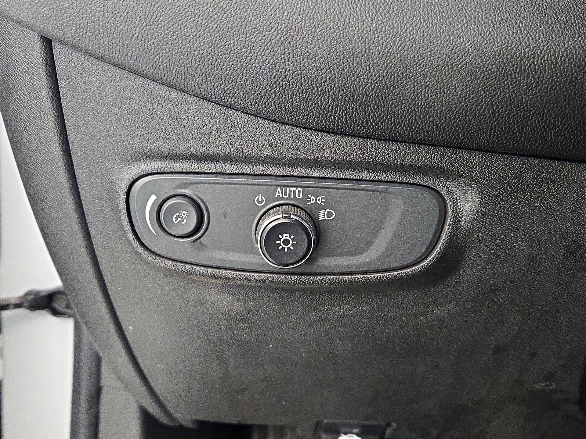 Thumbnail: 2022 Chevrolet Equinox - 13