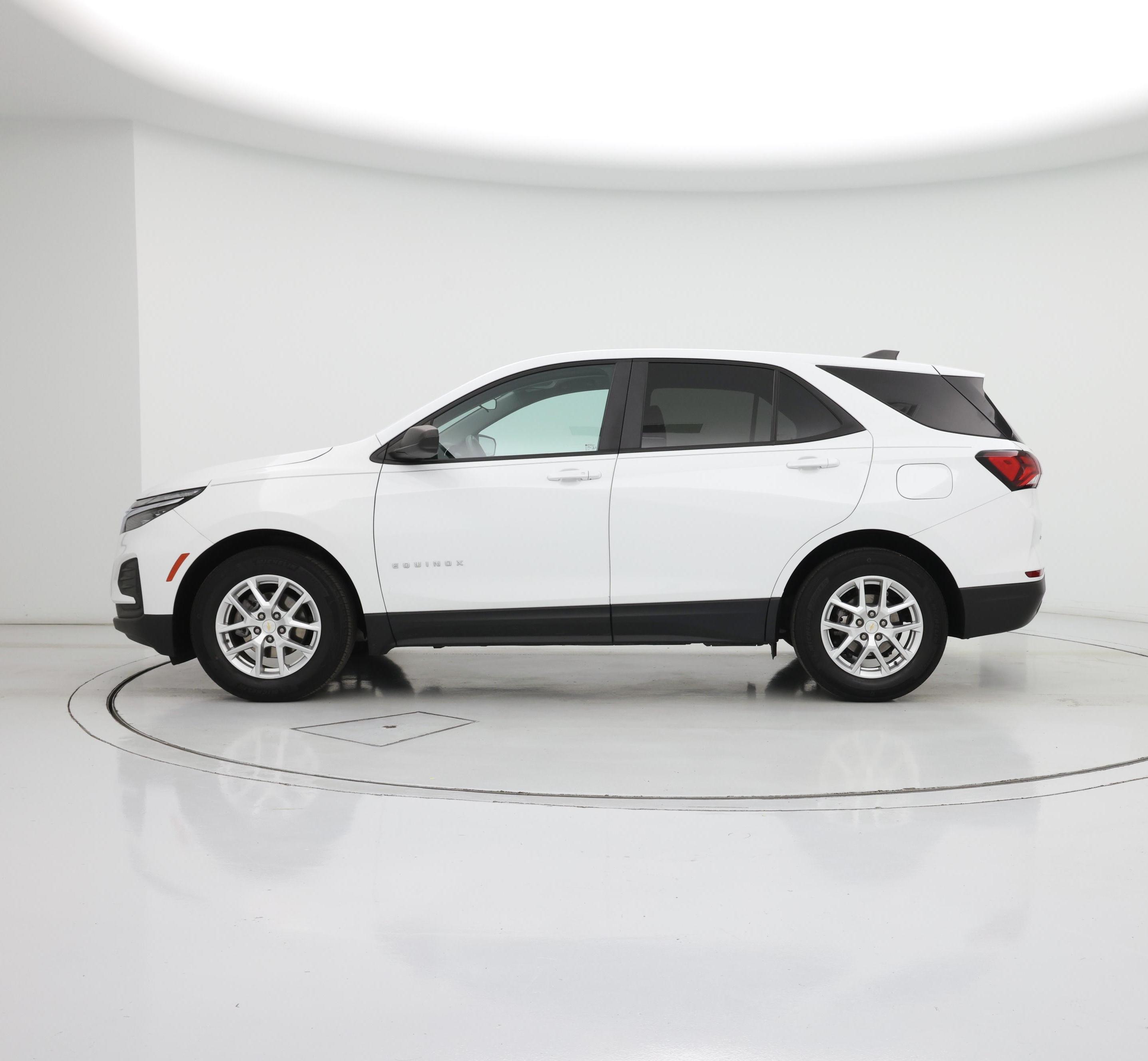 Thumbnail: 2022 Chevrolet Equinox - 3