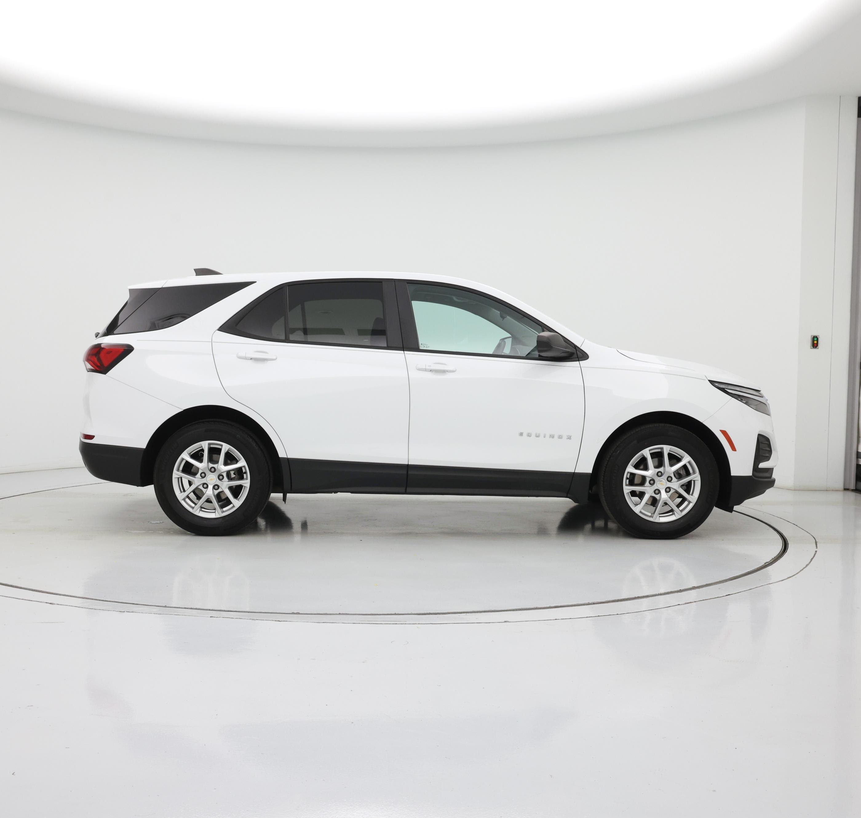 Thumbnail: 2022 Chevrolet Equinox - 7