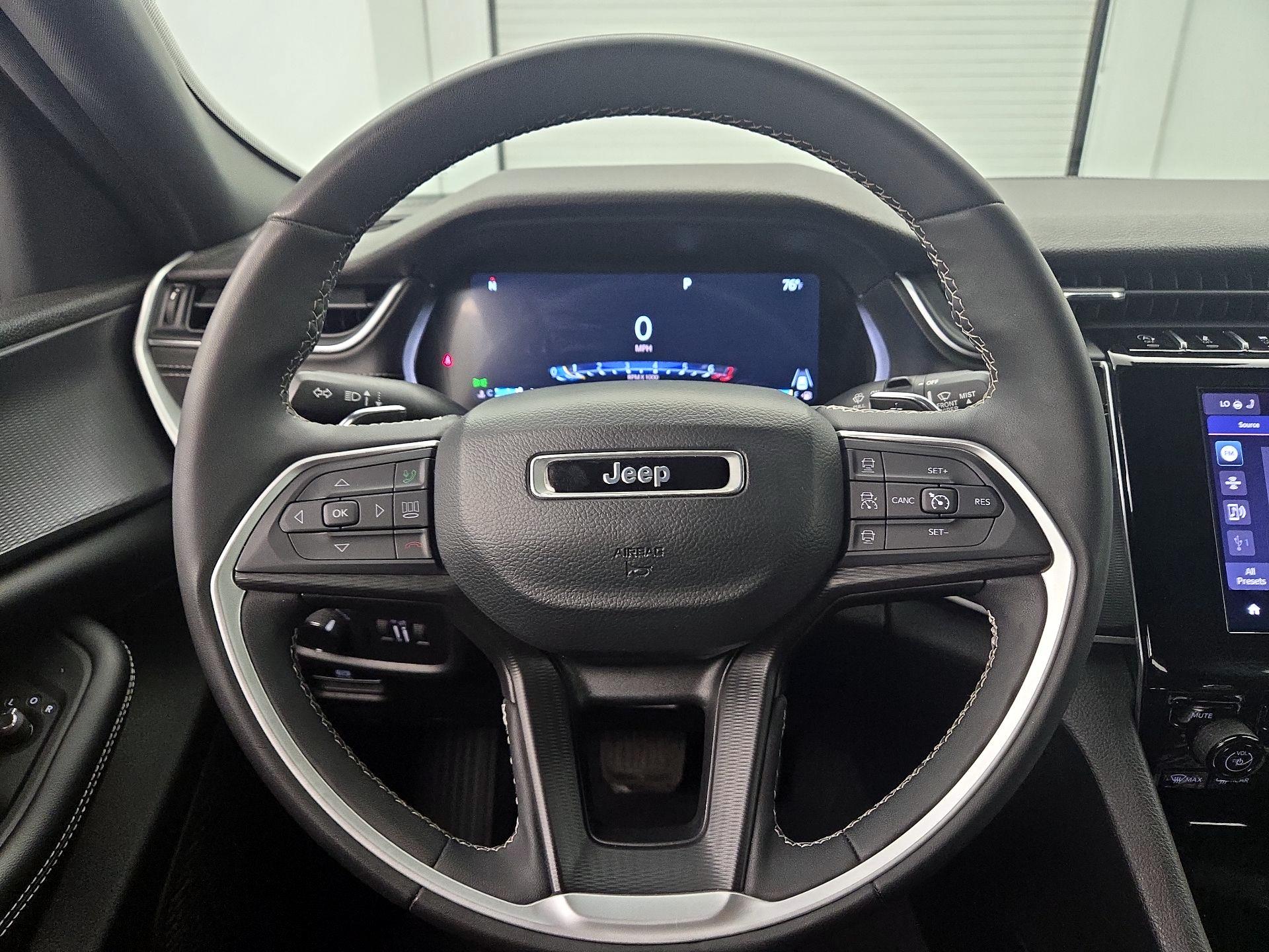 Thumbnail: 2024 Jeep Grand Cherokee - 10