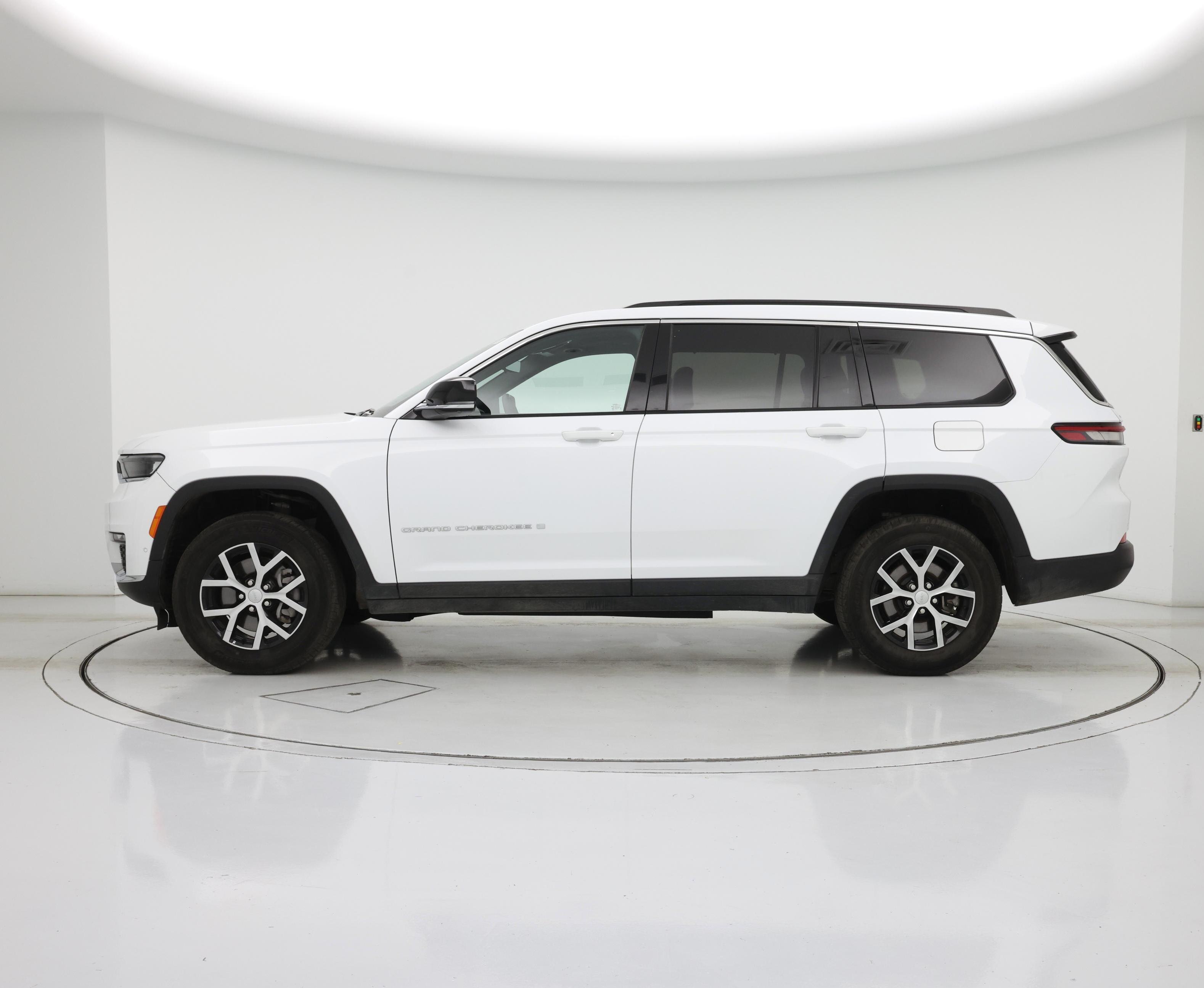 Thumbnail: 2024 Jeep Grand Cherokee L - 3