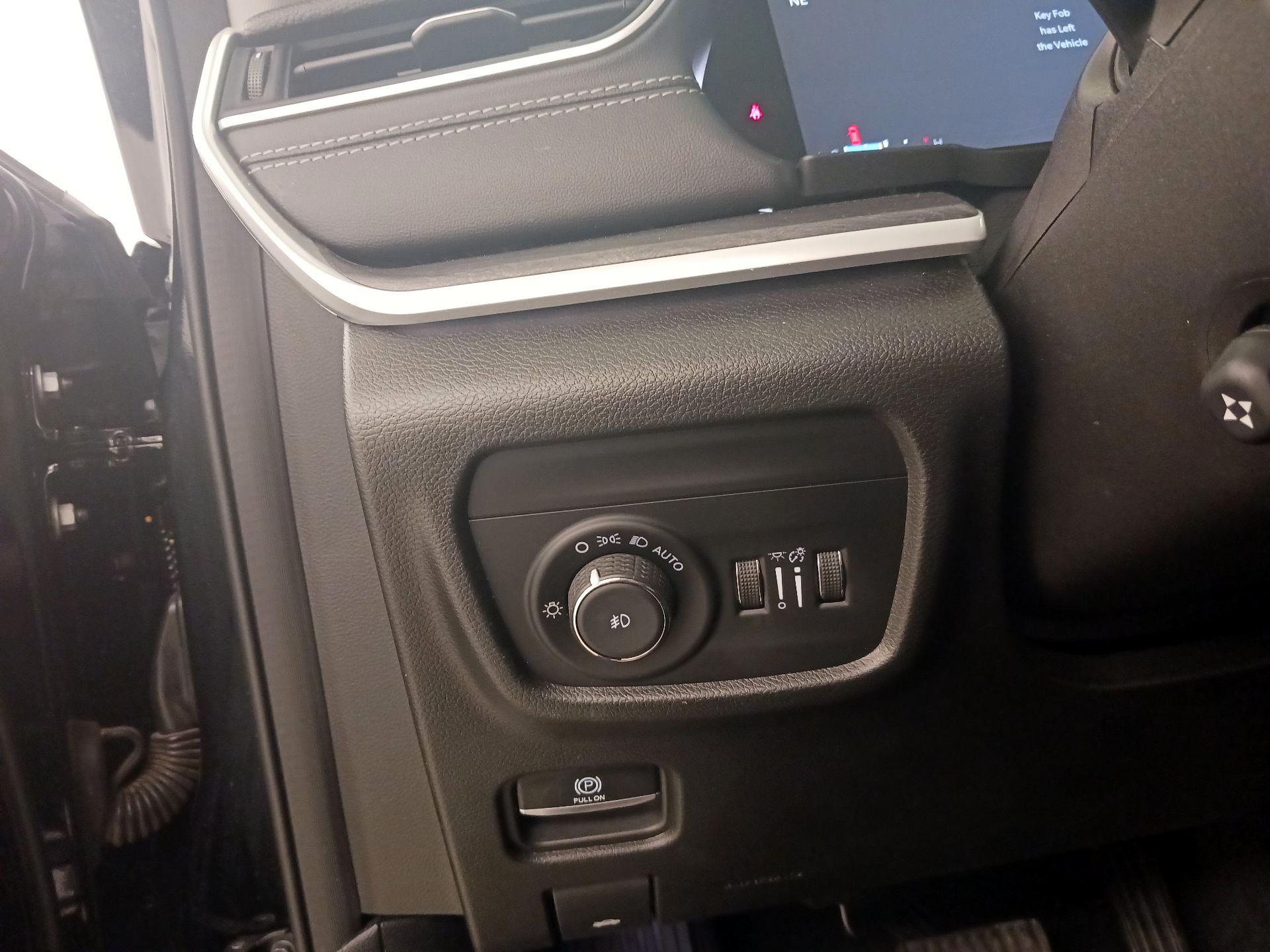 Thumbnail: 2023 Jeep Grand Cherokee - 13