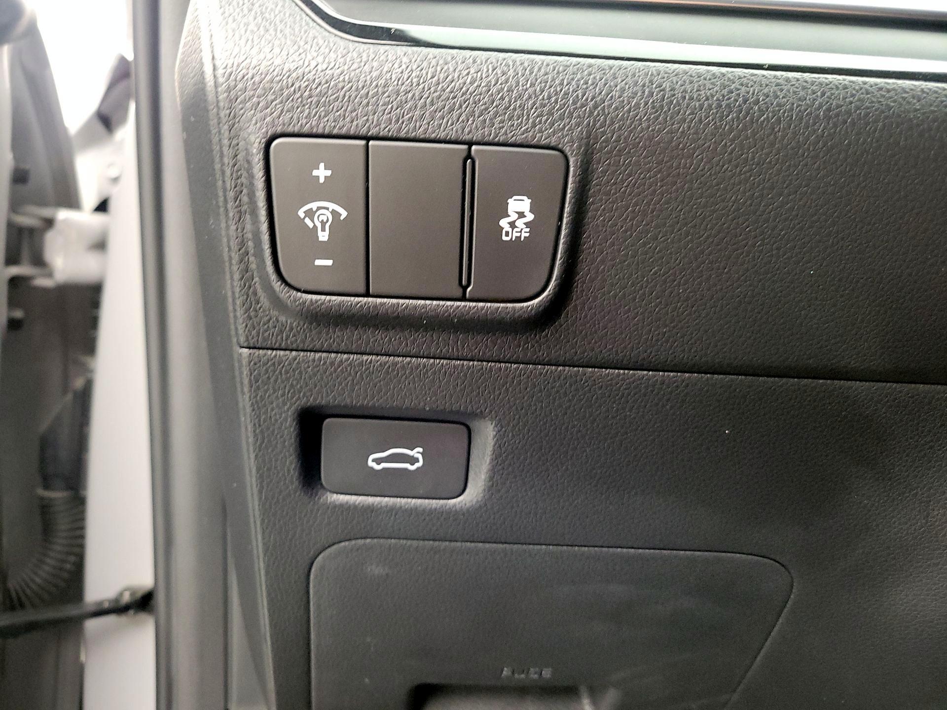 Thumbnail: 2025 Kia K5 - 13