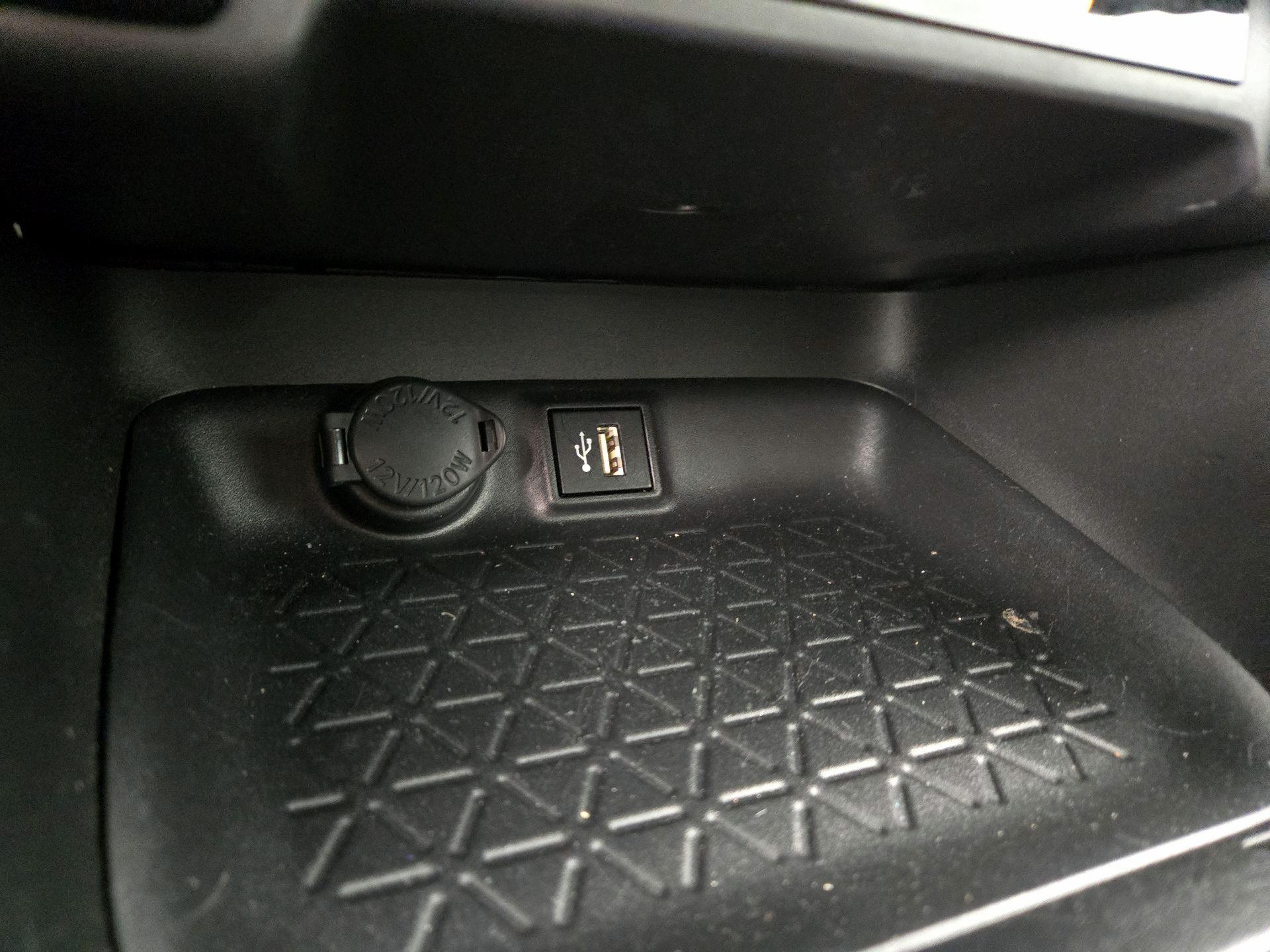 Thumbnail: 2025 Toyota RAV4 - 18