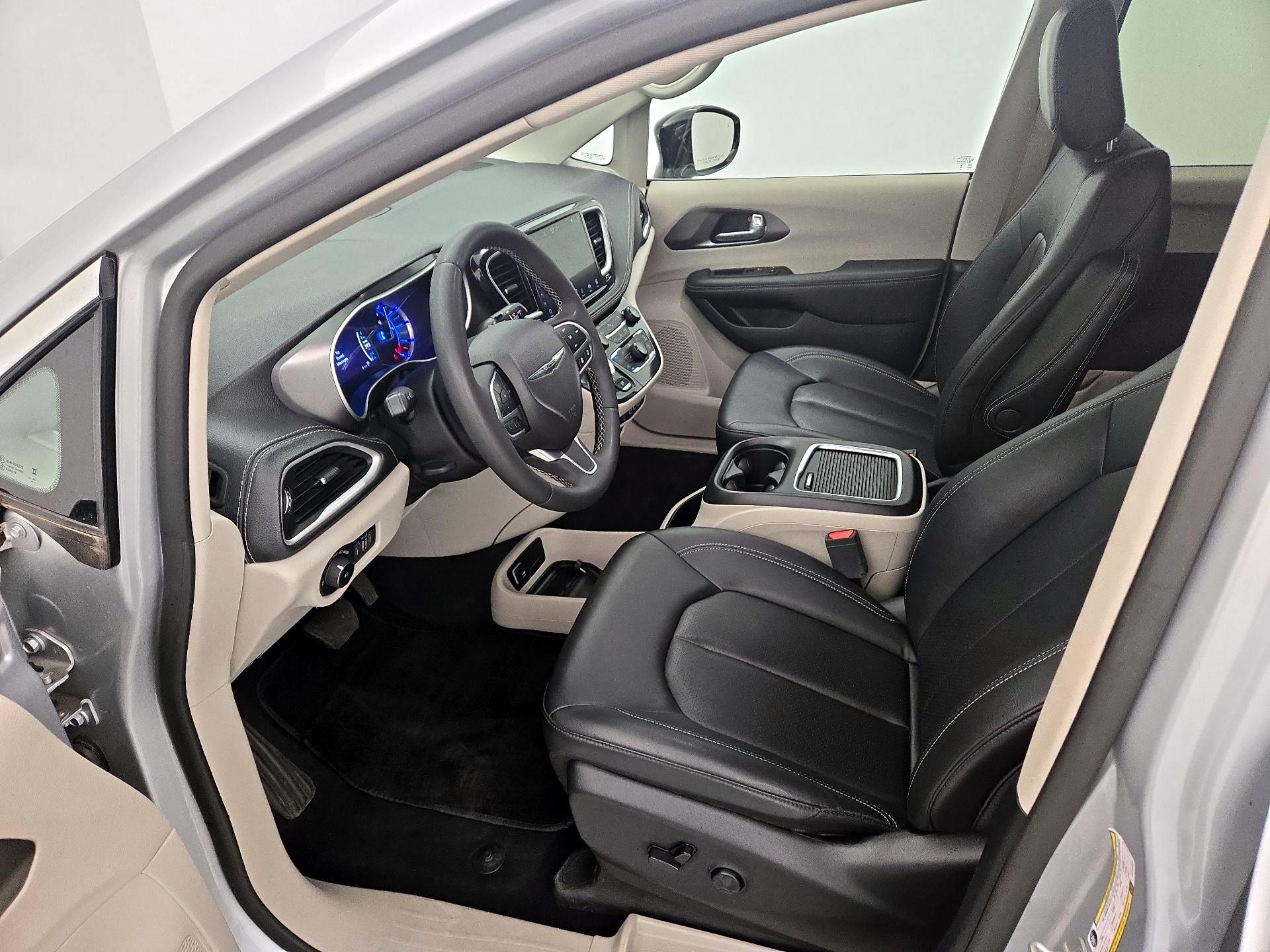 Thumbnail: 2024 Chrysler Pacifica - 11