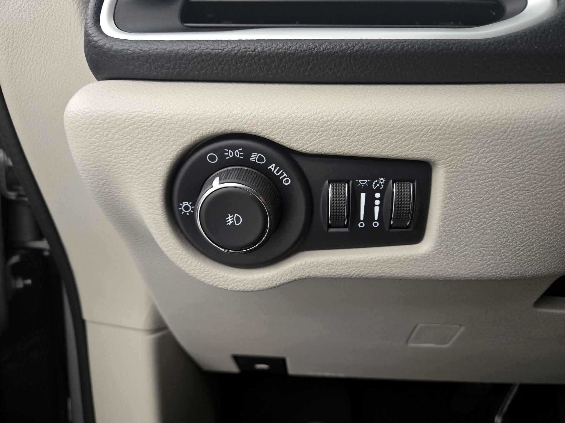 Thumbnail: 2024 Chrysler Pacifica - 13