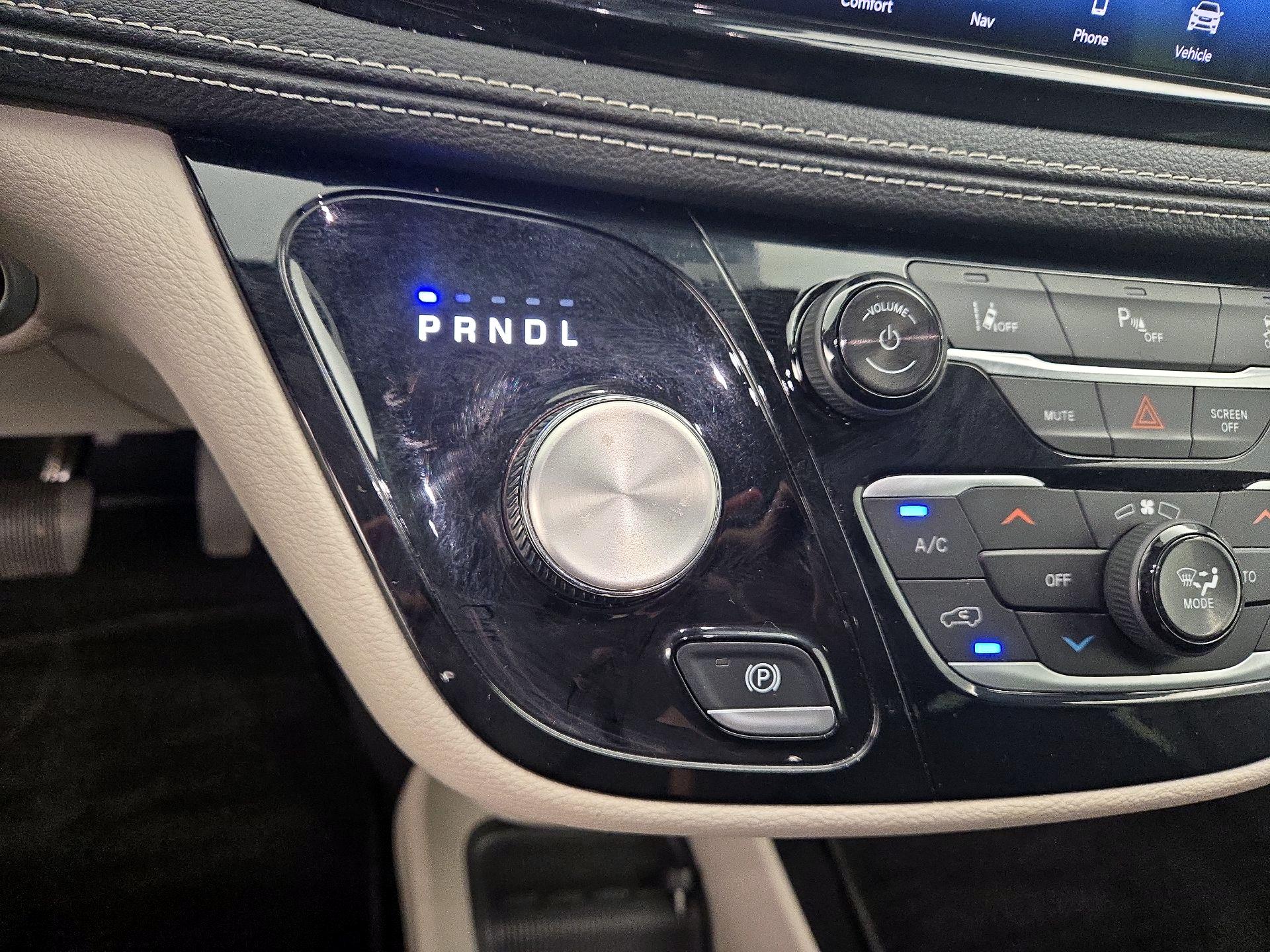 Thumbnail: 2024 Chrysler Pacifica - 18