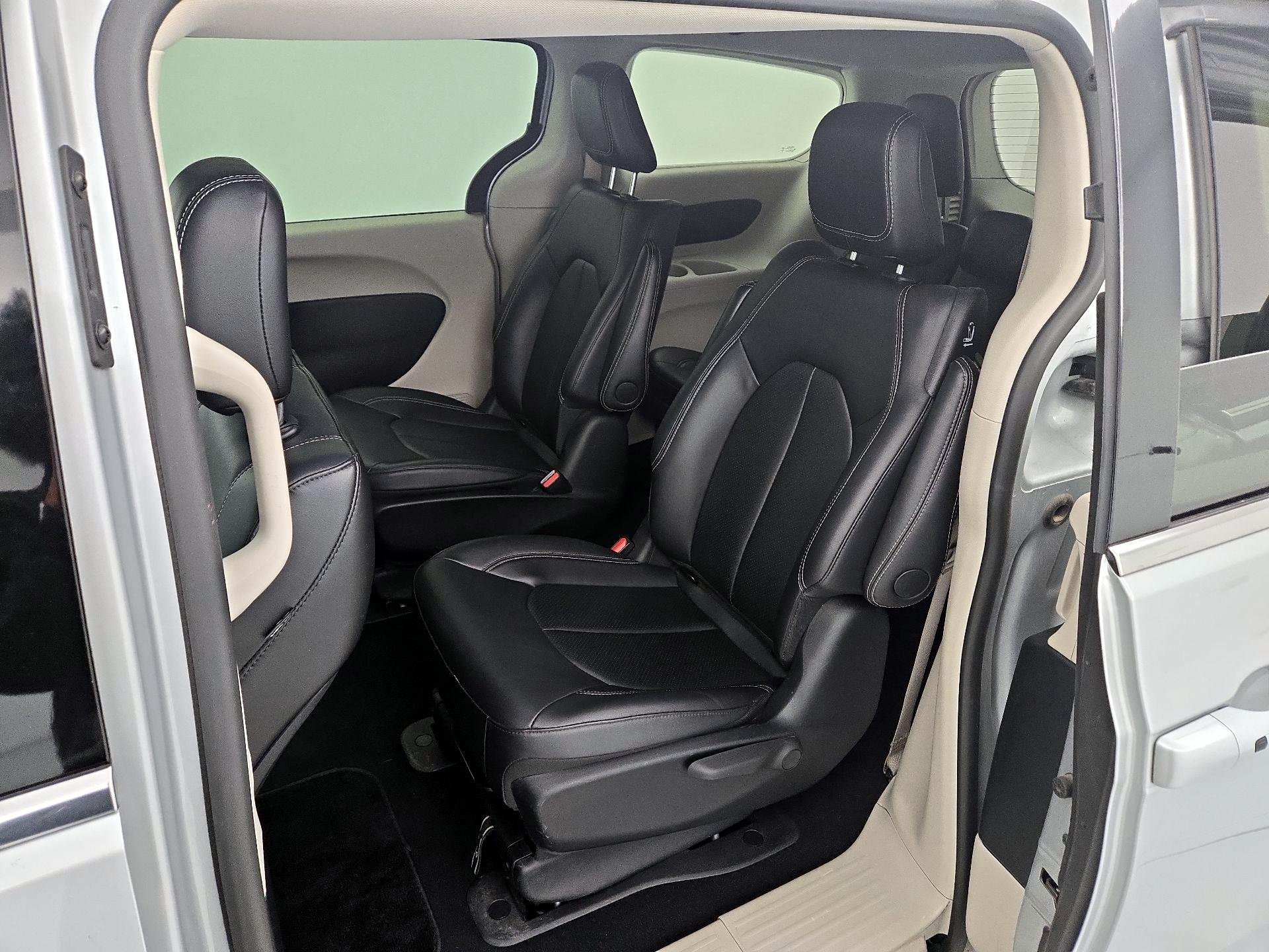 Thumbnail: 2024 Chrysler Pacifica - 20