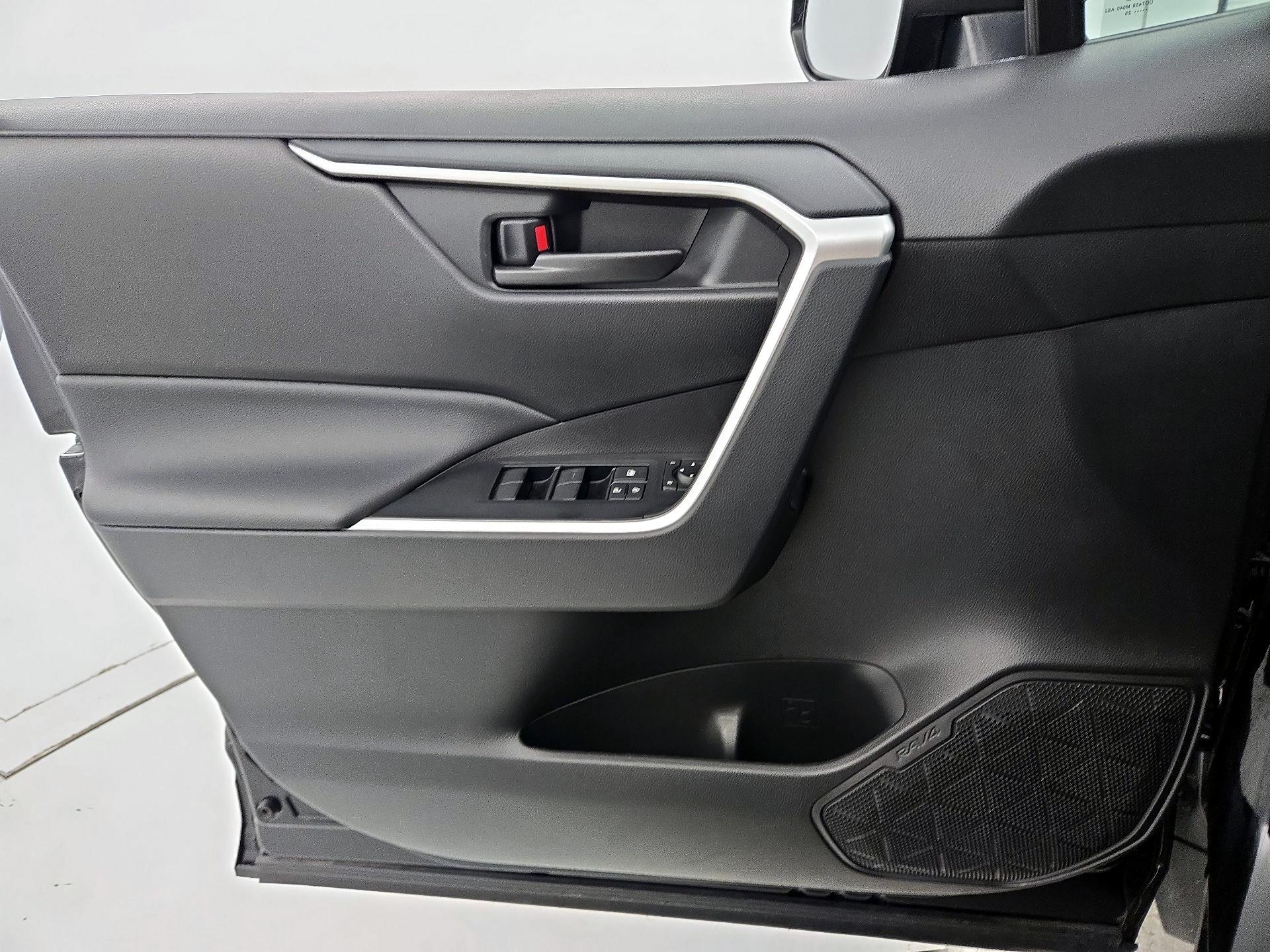 Thumbnail: 2025 Toyota RAV4 - 12