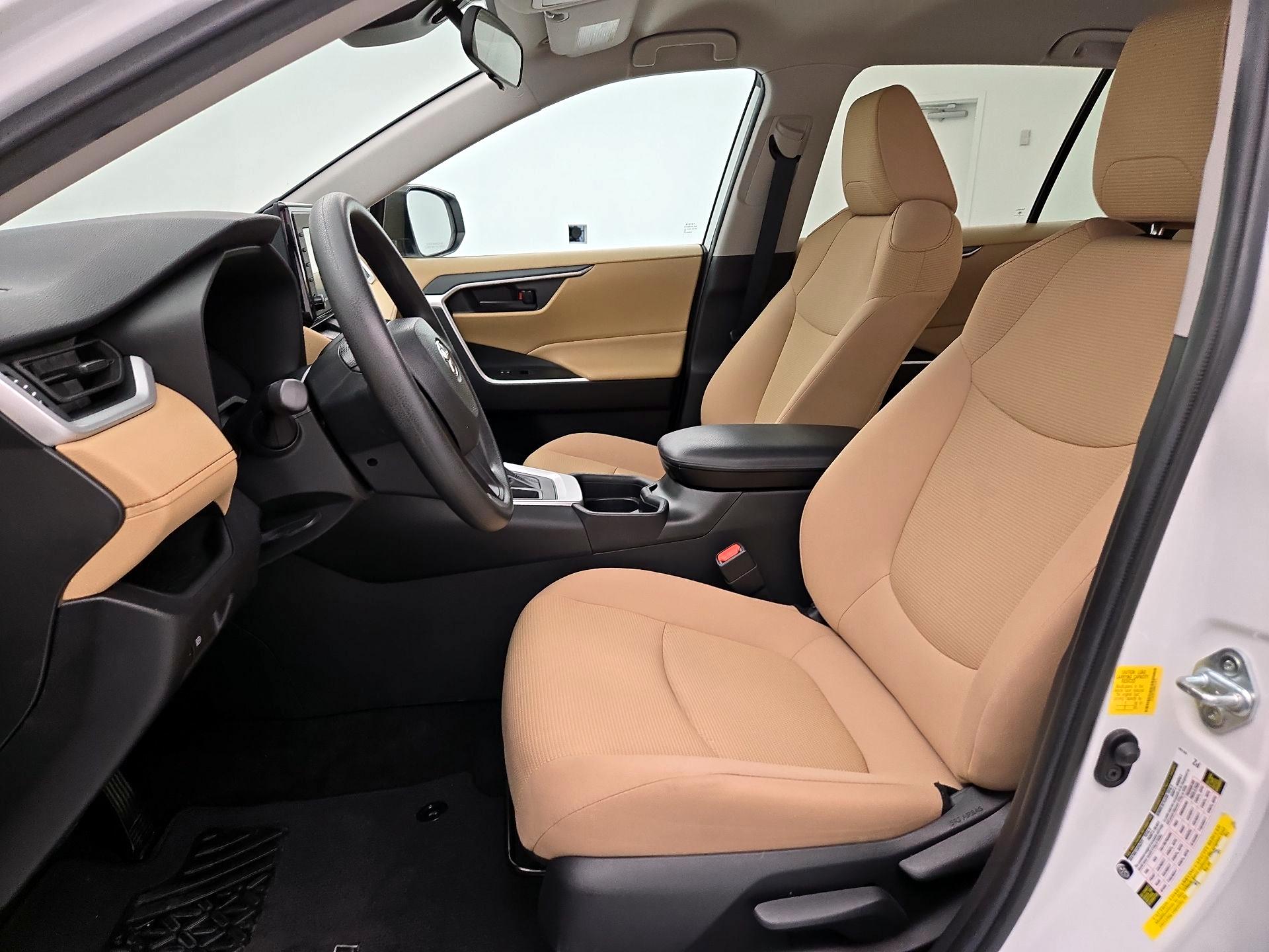 Thumbnail: 2021 Toyota RAV4 - 11