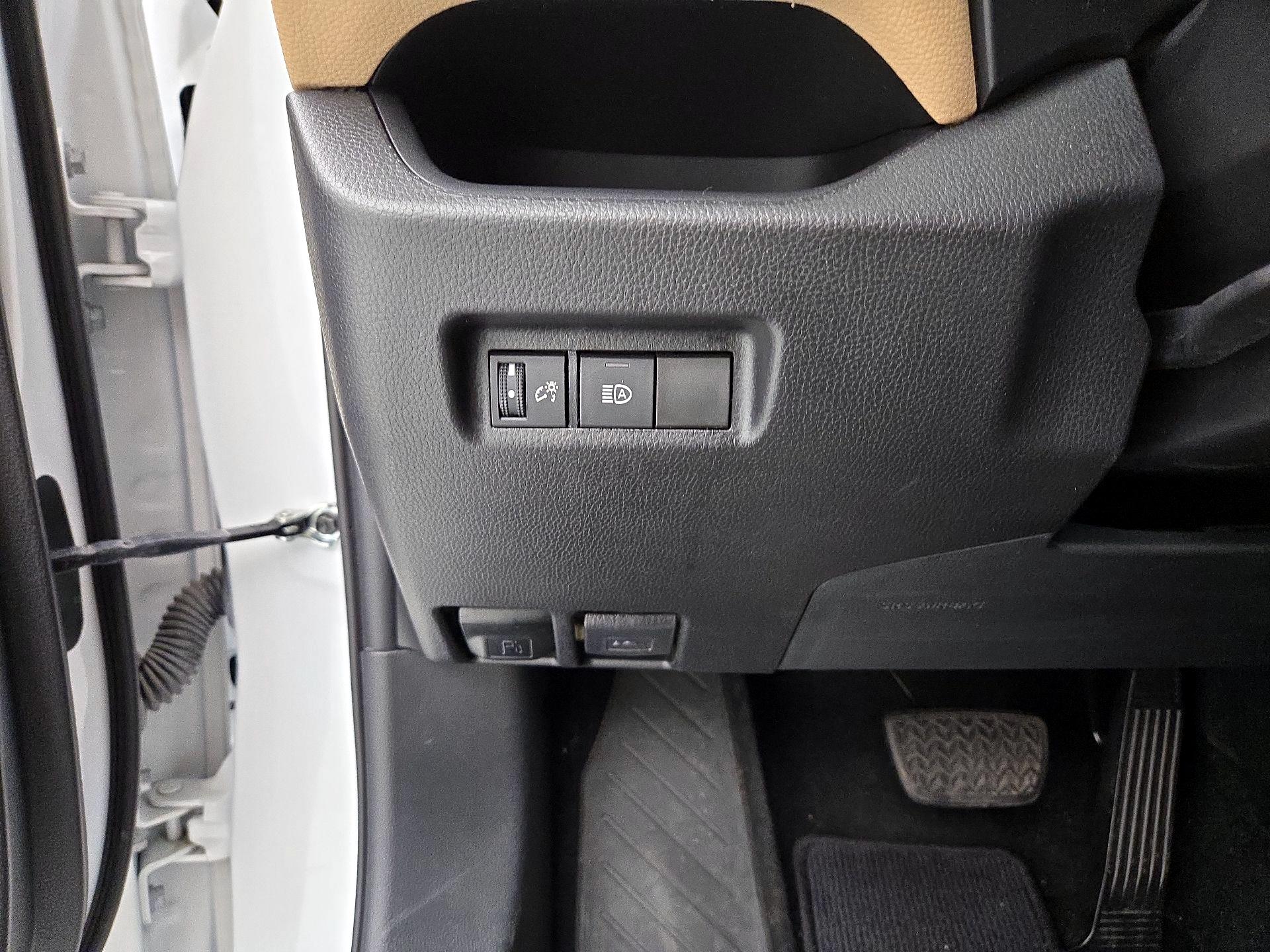 Thumbnail: 2021 Toyota RAV4 - 13