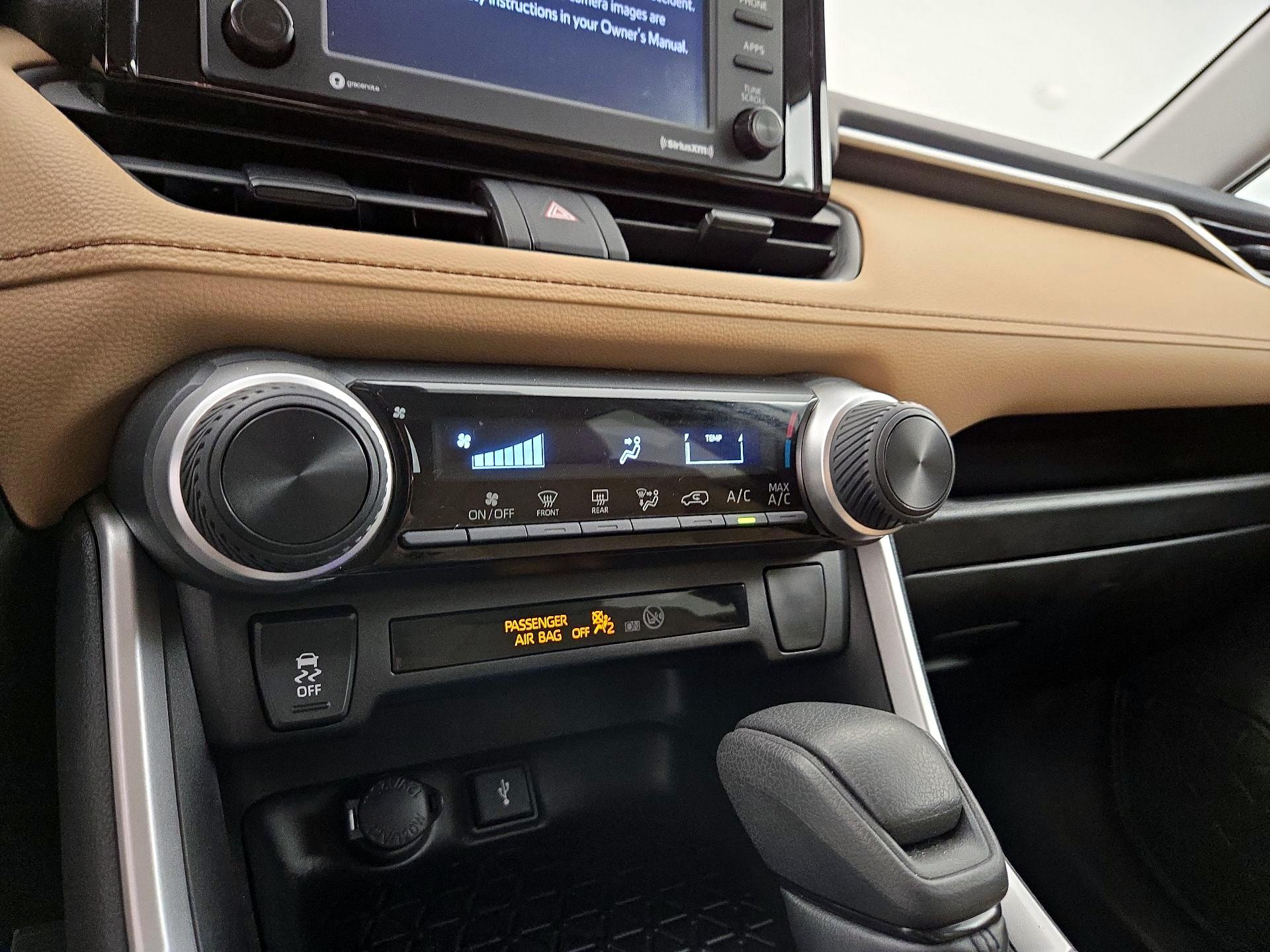 Thumbnail: 2021 Toyota RAV4 - 16