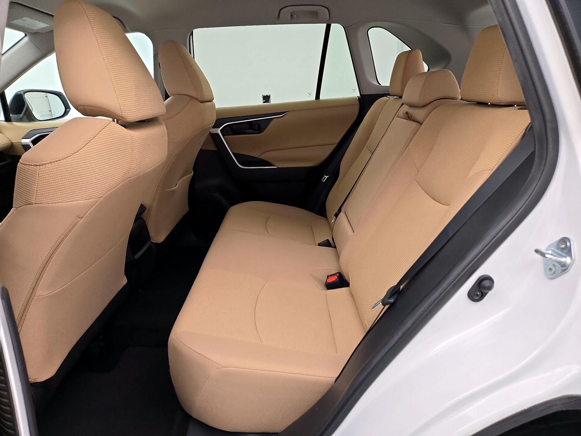 Thumbnail: 2021 Toyota RAV4 - 19