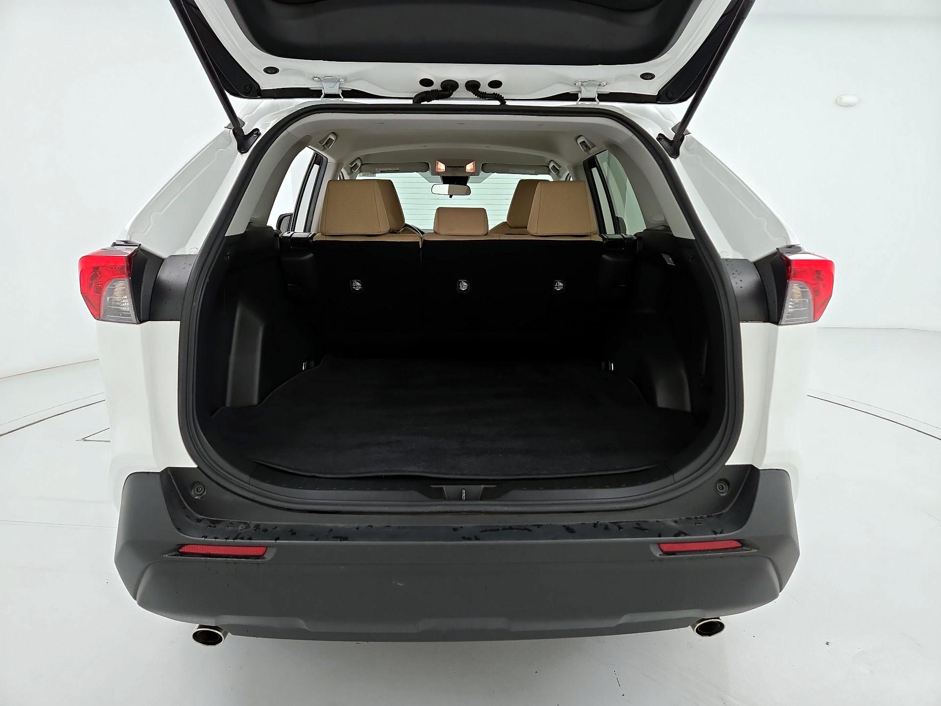 Thumbnail: 2021 Toyota RAV4 - 20