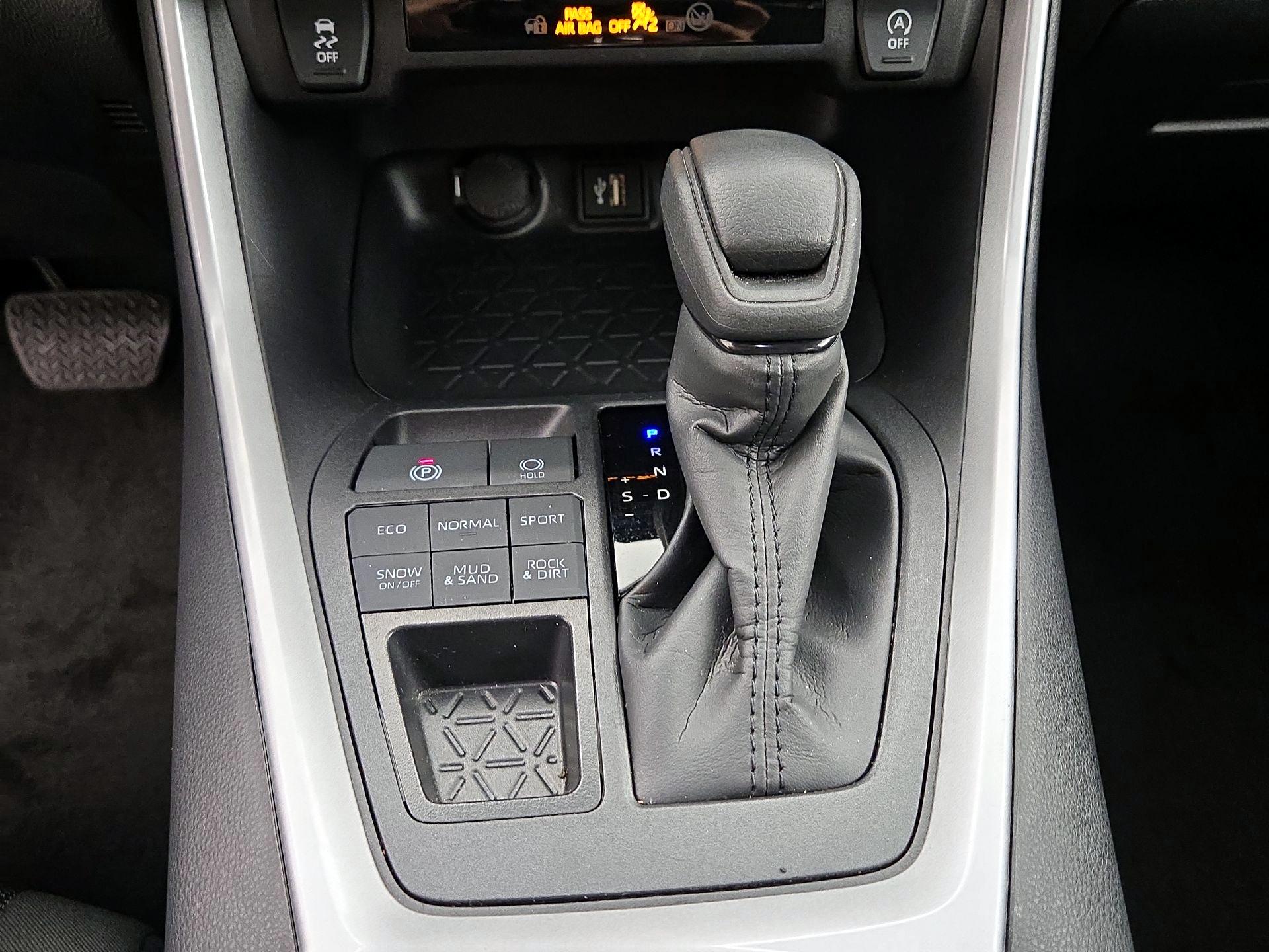 Thumbnail: 2025 Toyota RAV4 - 17