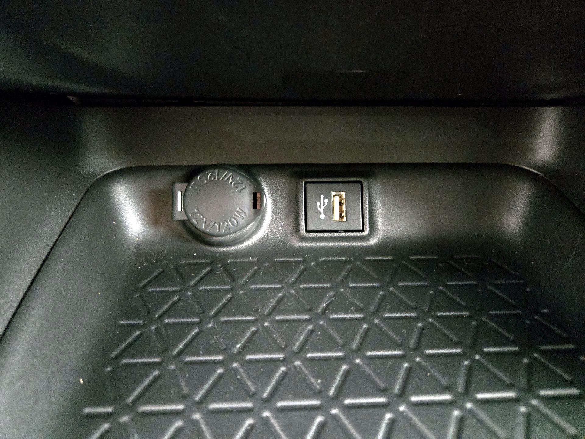 Thumbnail: 2025 Toyota RAV4 - 18