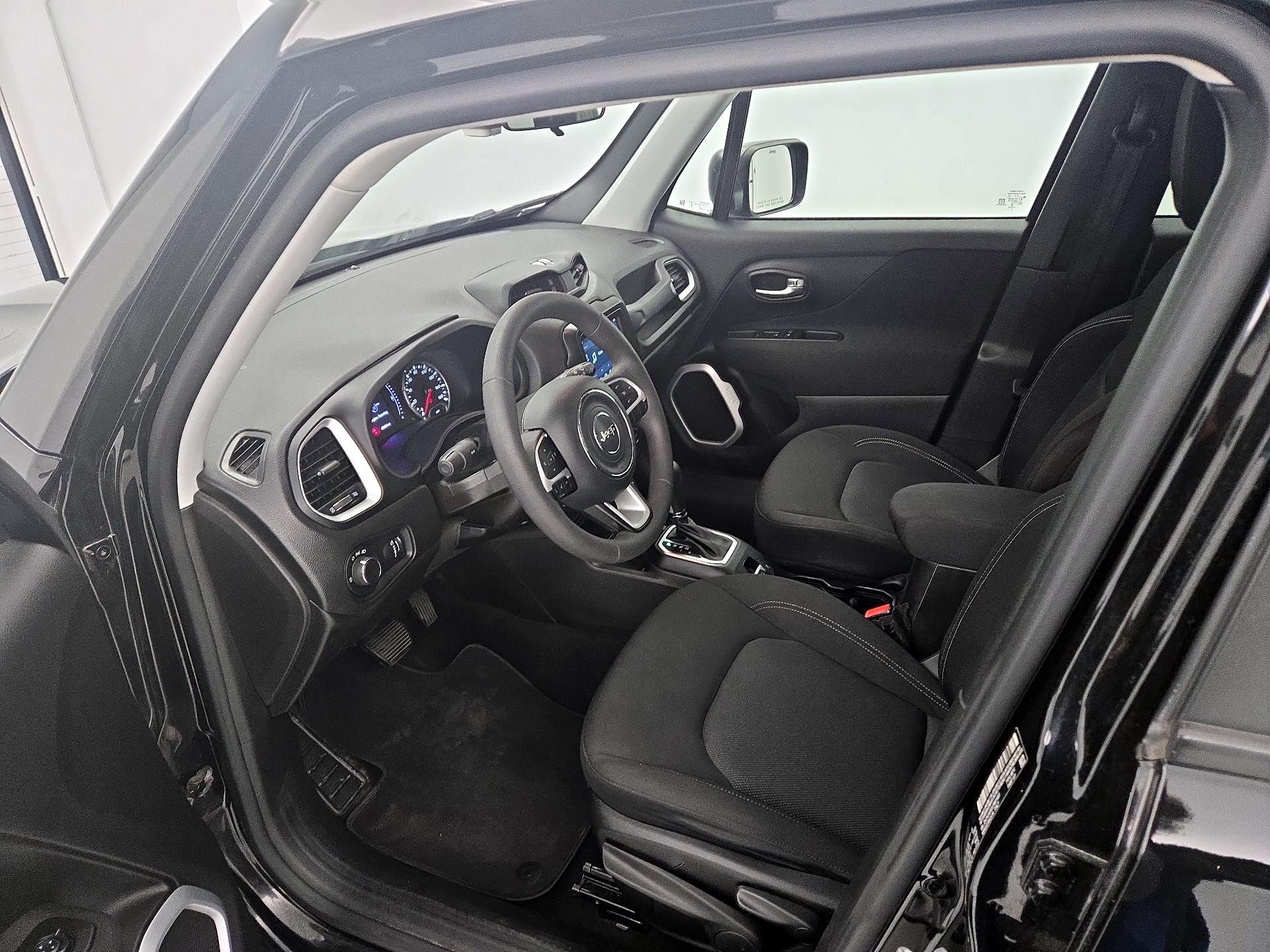 Thumbnail: 2020 Jeep Renegade - 11