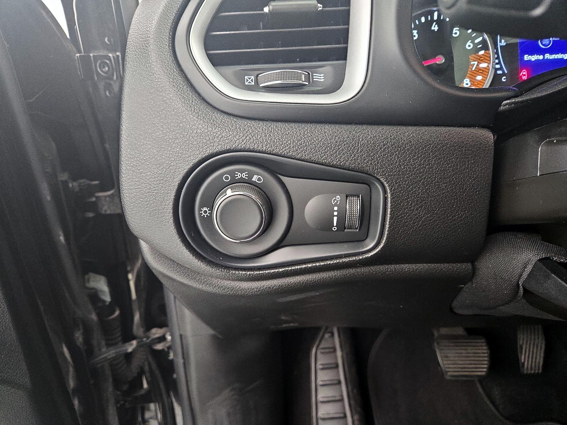 Thumbnail: 2020 Jeep Renegade - 13