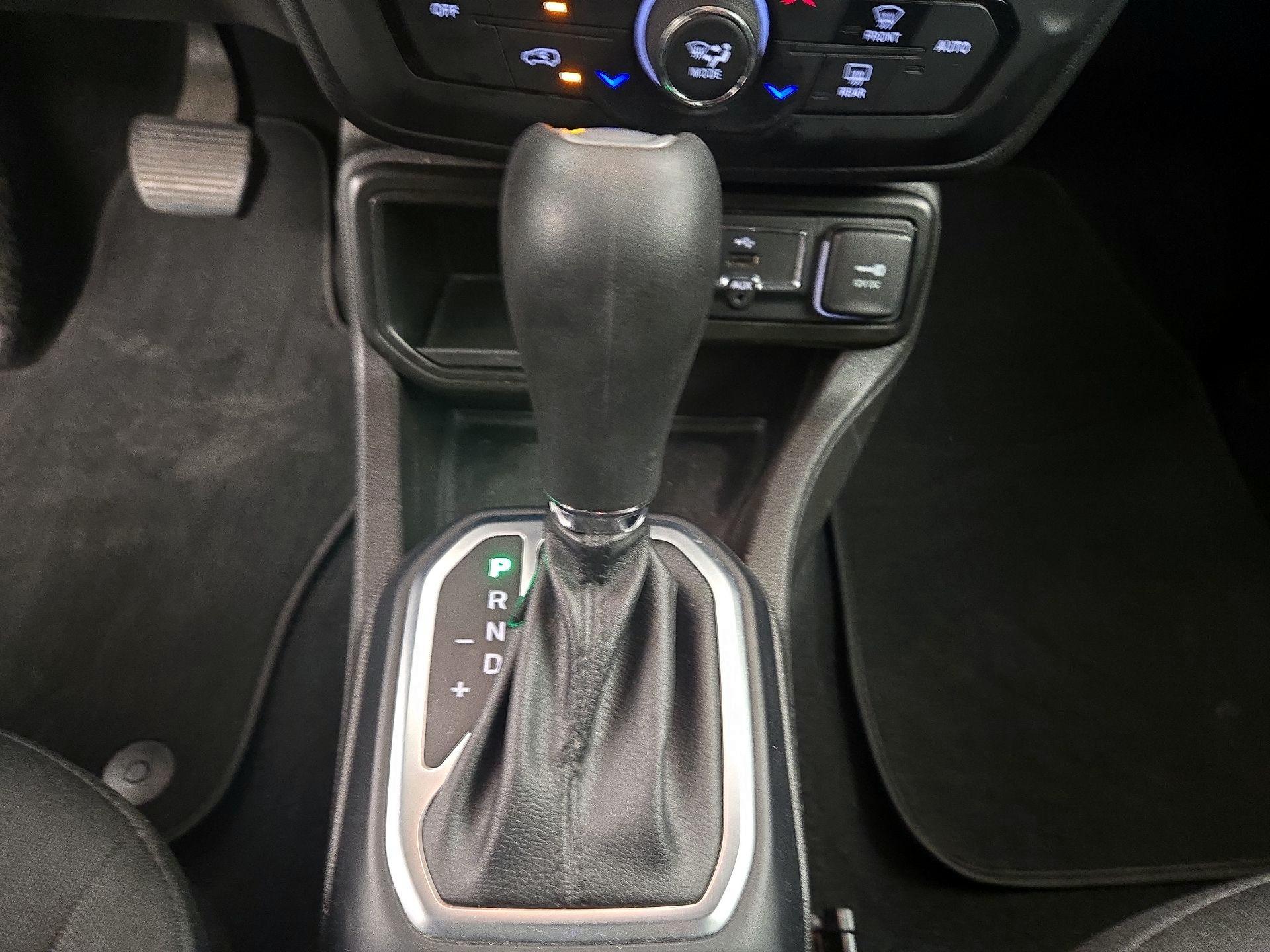 Thumbnail: 2020 Jeep Renegade - 17