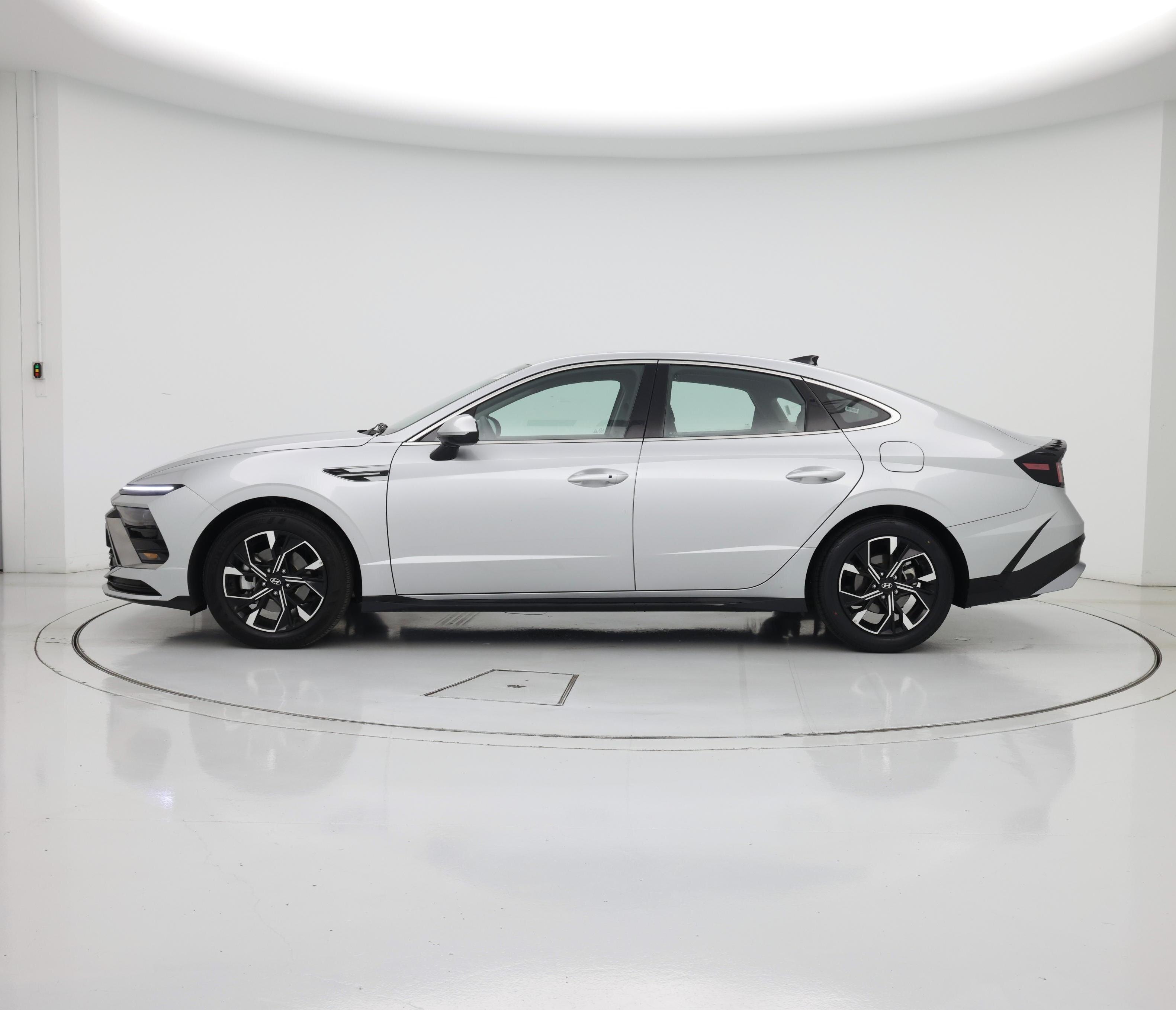 Thumbnail: 2025 Hyundai Sonata - 3