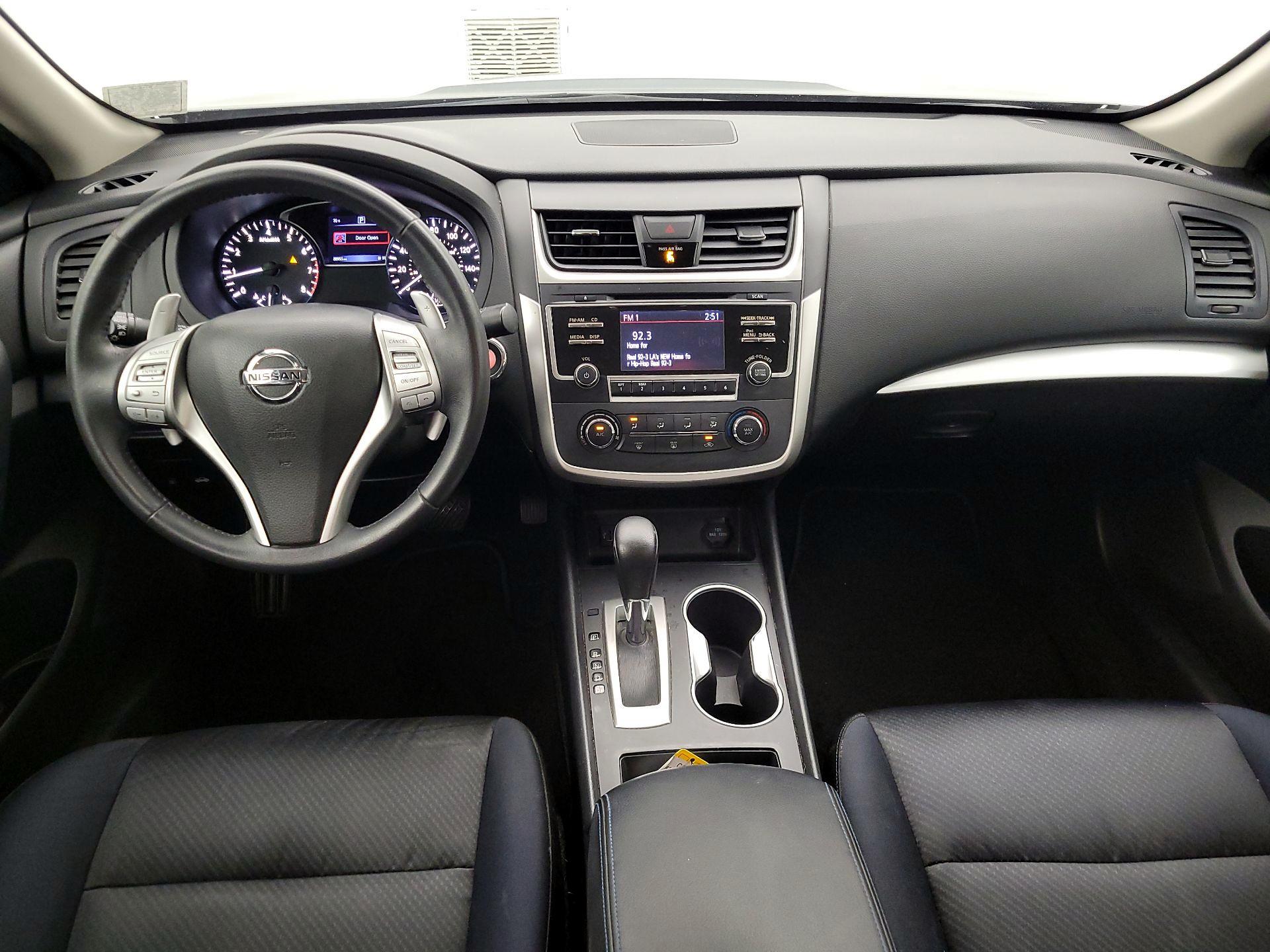 Thumbnail: 2017 Nissan Altima - 9