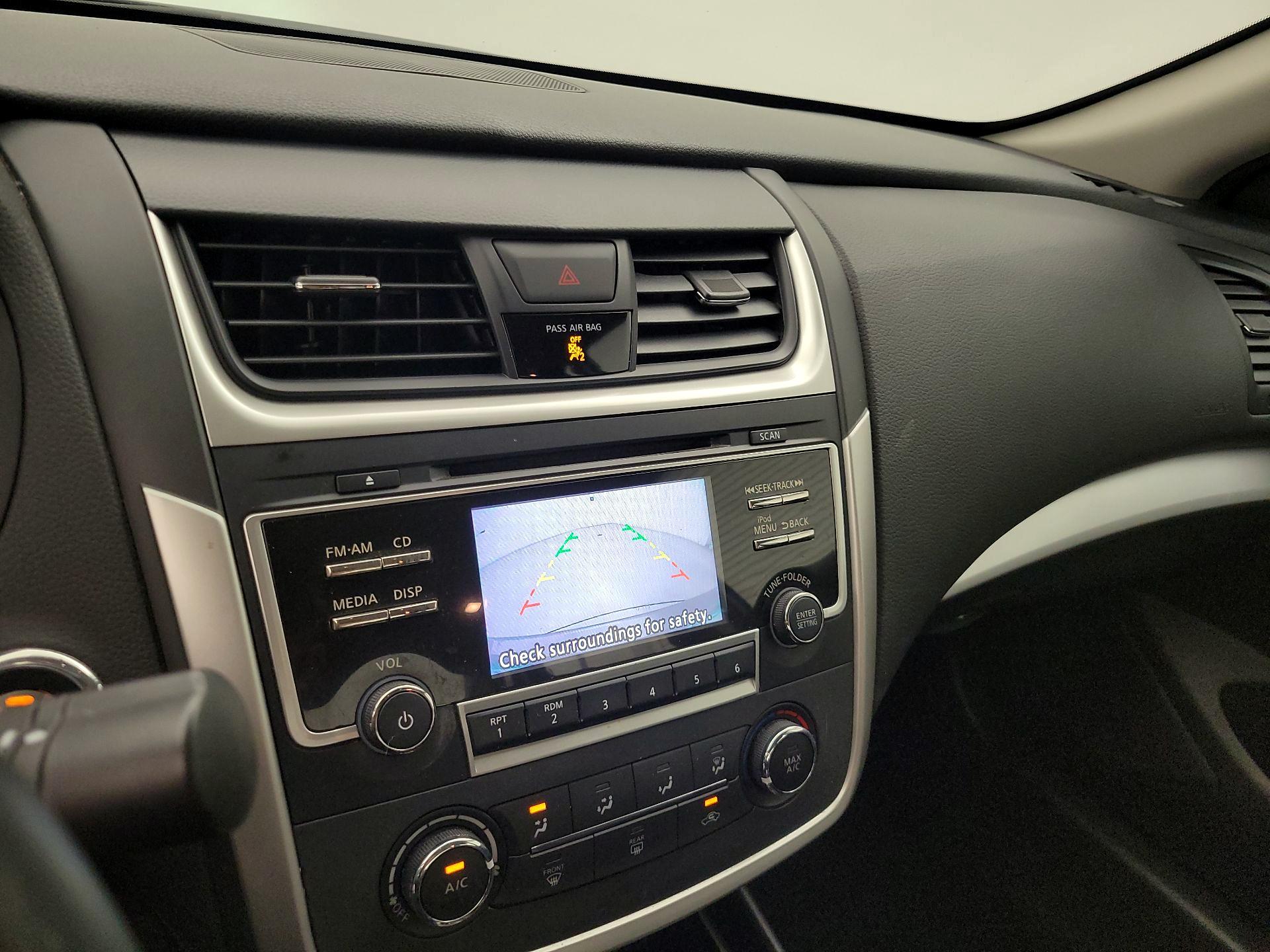 Thumbnail: 2017 Nissan Altima - 14