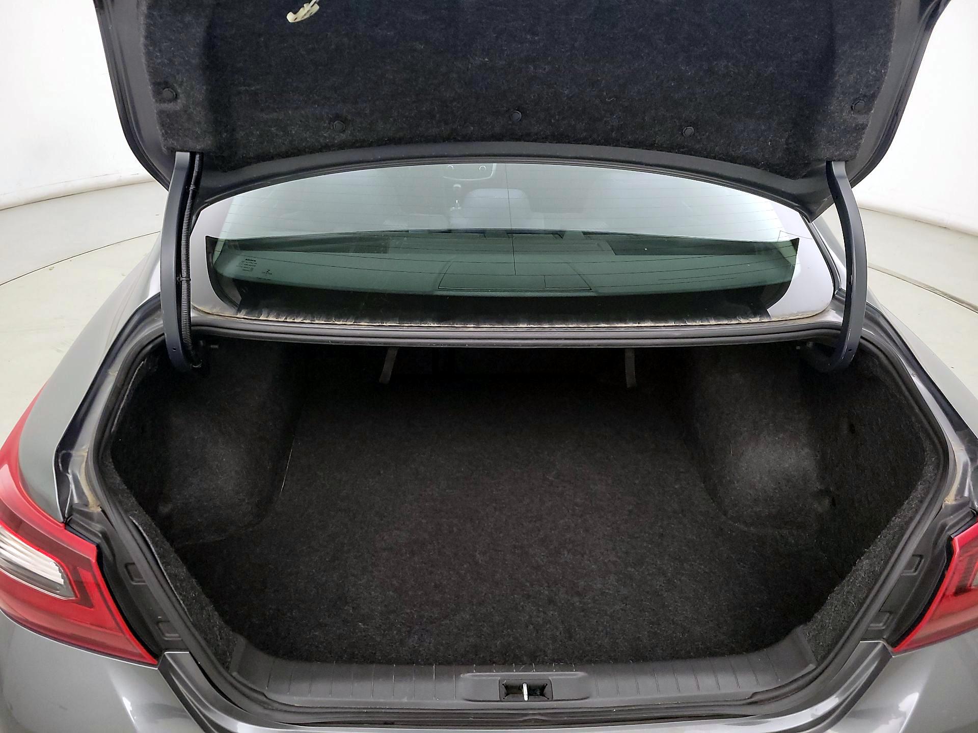 Thumbnail: 2017 Nissan Altima - 20