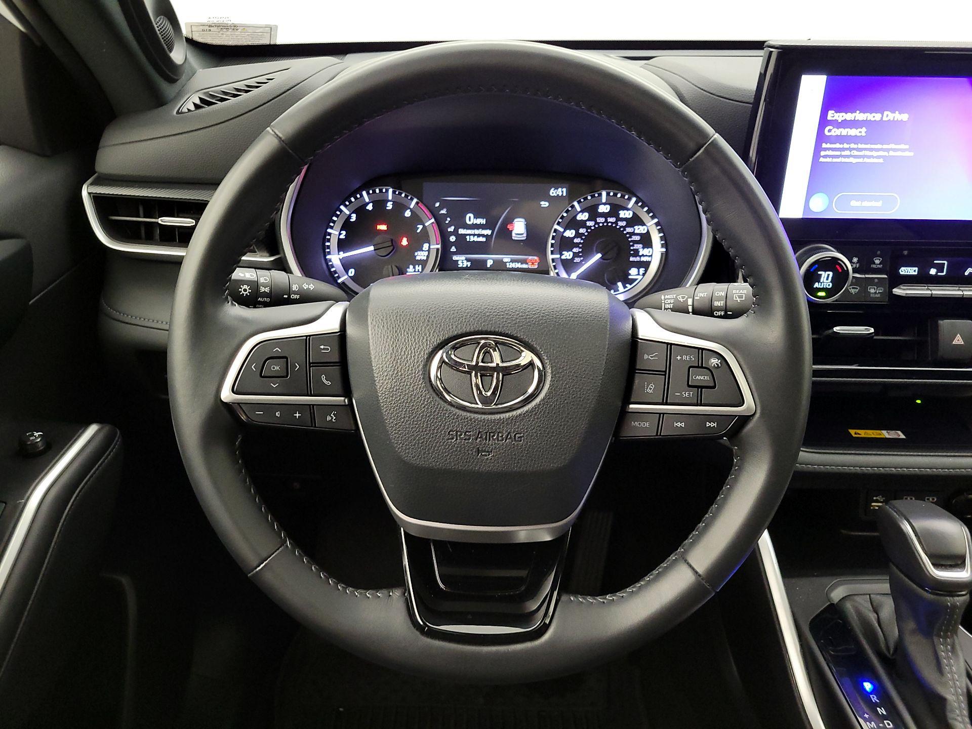 Thumbnail: 2024 Toyota Highlander - 10