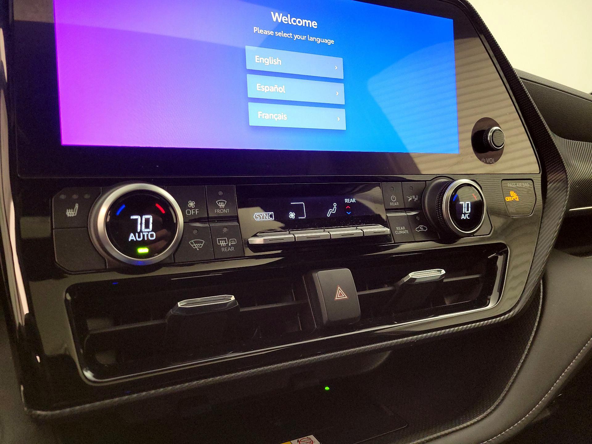 Thumbnail: 2024 Toyota Highlander - 17