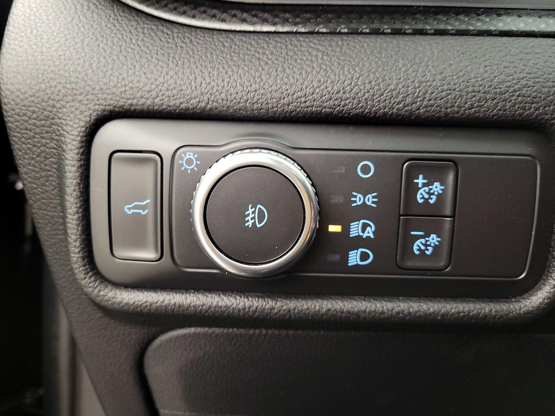 Thumbnail: 2021 Ford Explorer - 13