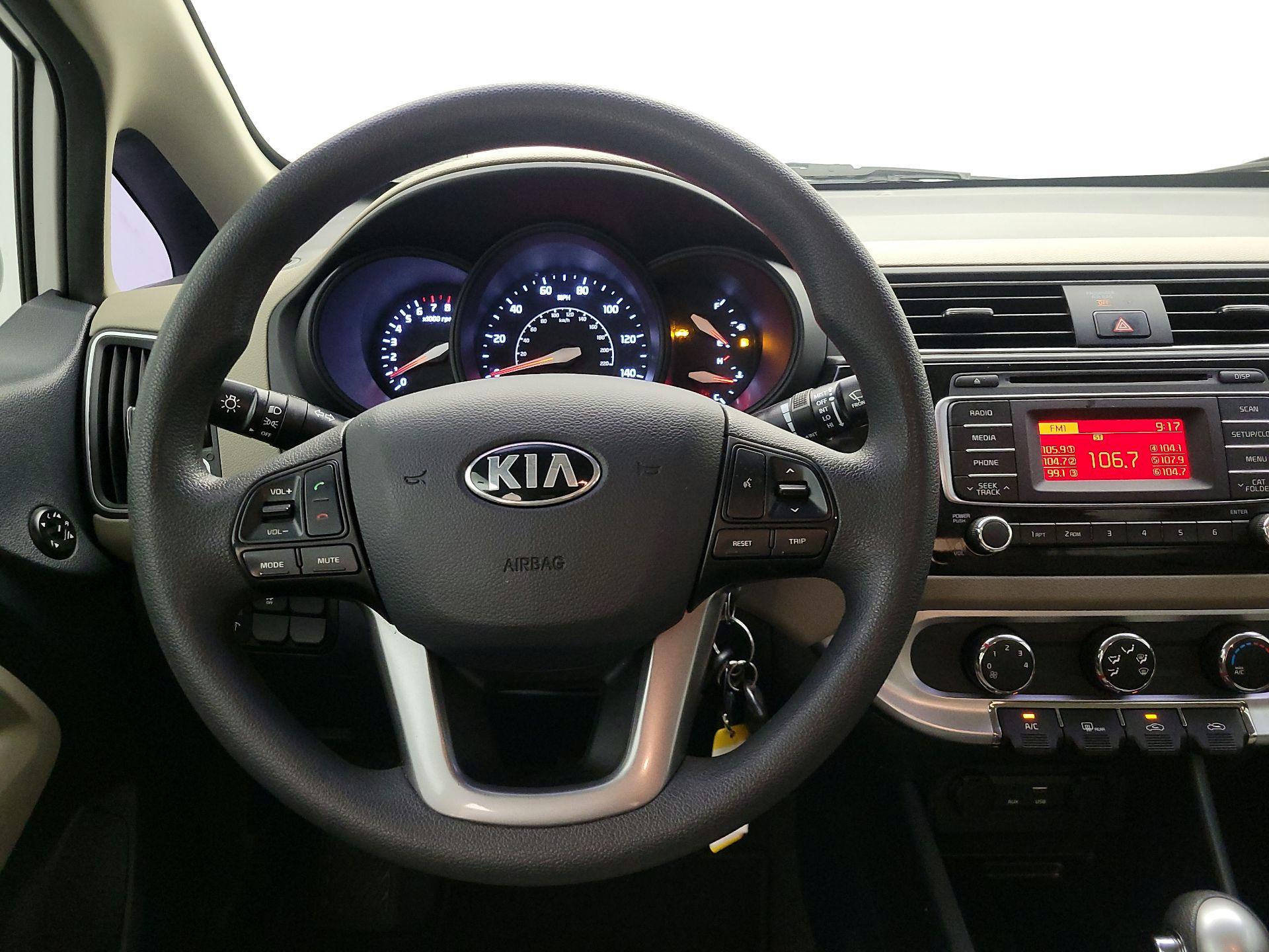 Thumbnail: 2016 Kia Rio - 10