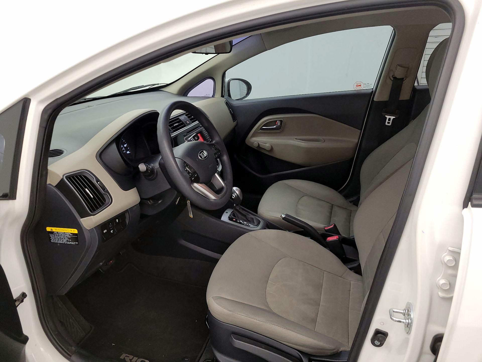 Thumbnail: 2016 Kia Rio - 11