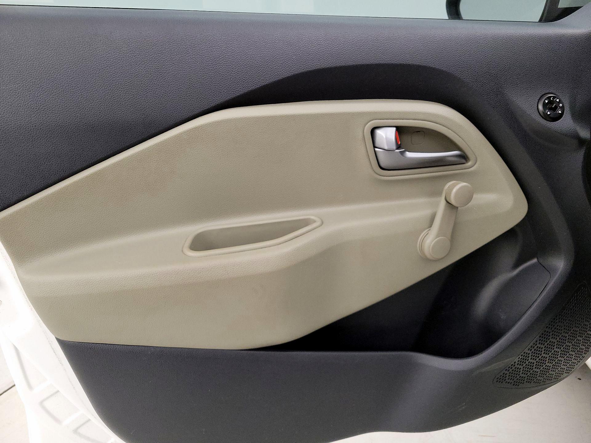 Thumbnail: 2016 Kia Rio - 12