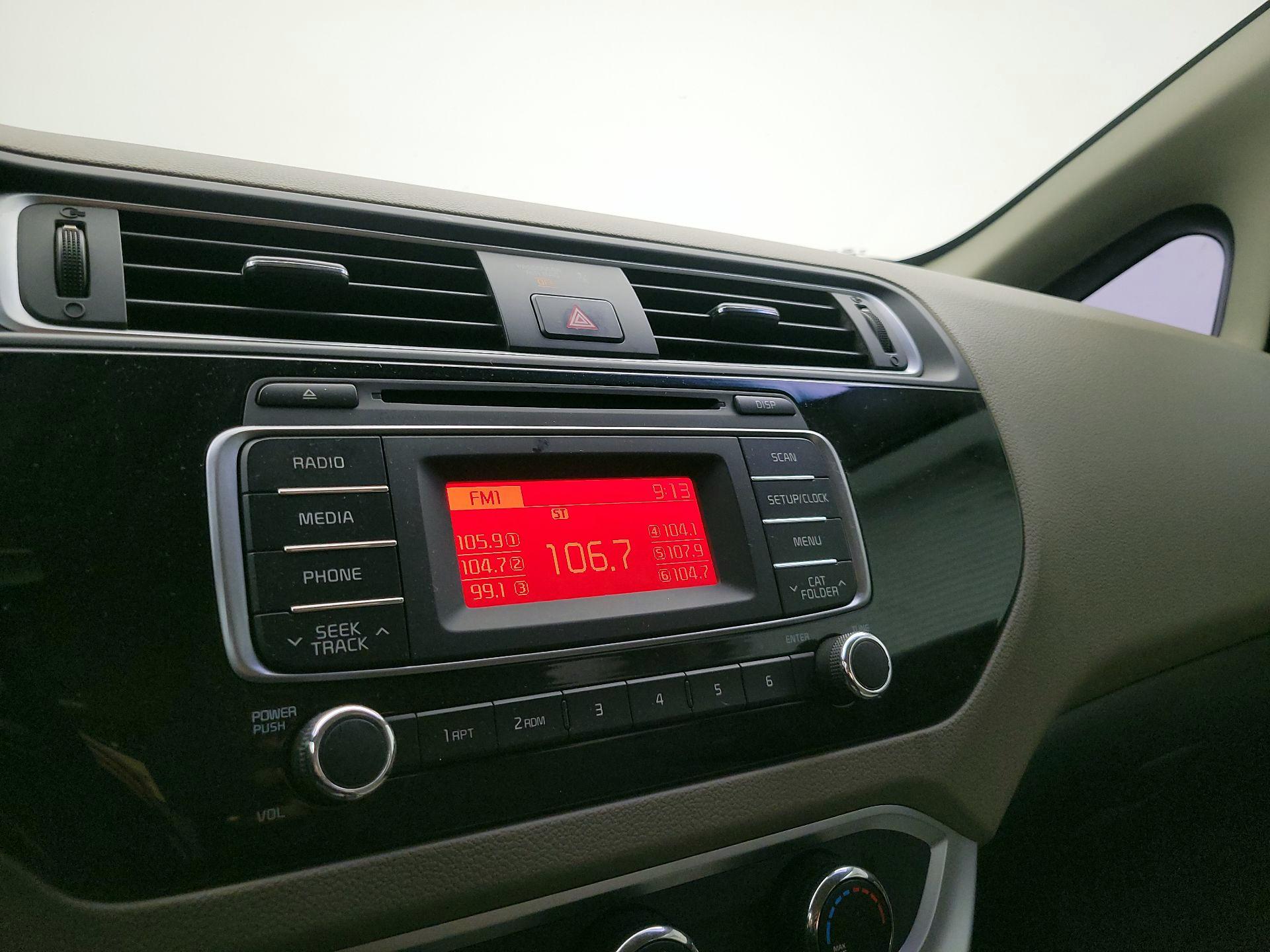 Thumbnail: 2016 Kia Rio - 14