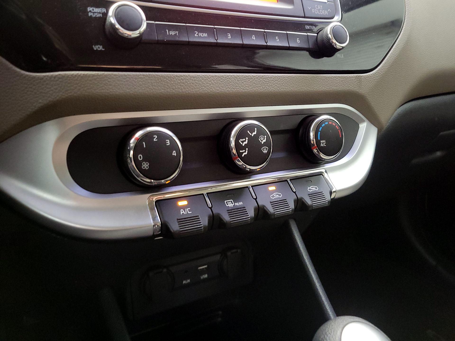 Thumbnail: 2016 Kia Rio - 15