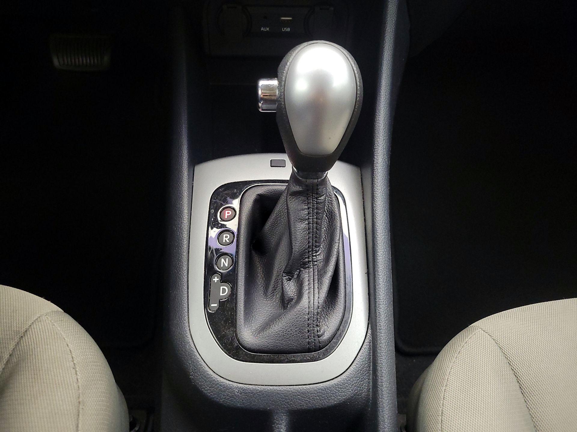 Thumbnail: 2016 Kia Rio - 16