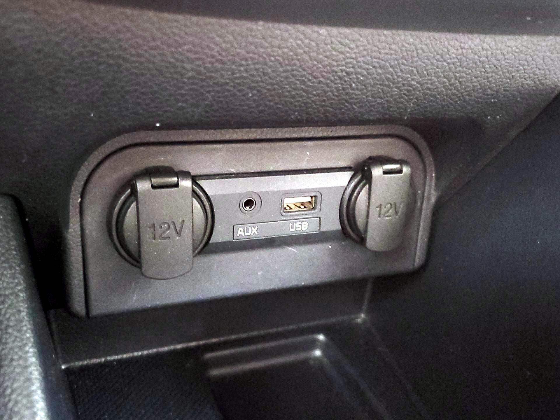 Thumbnail: 2016 Kia Rio - 17