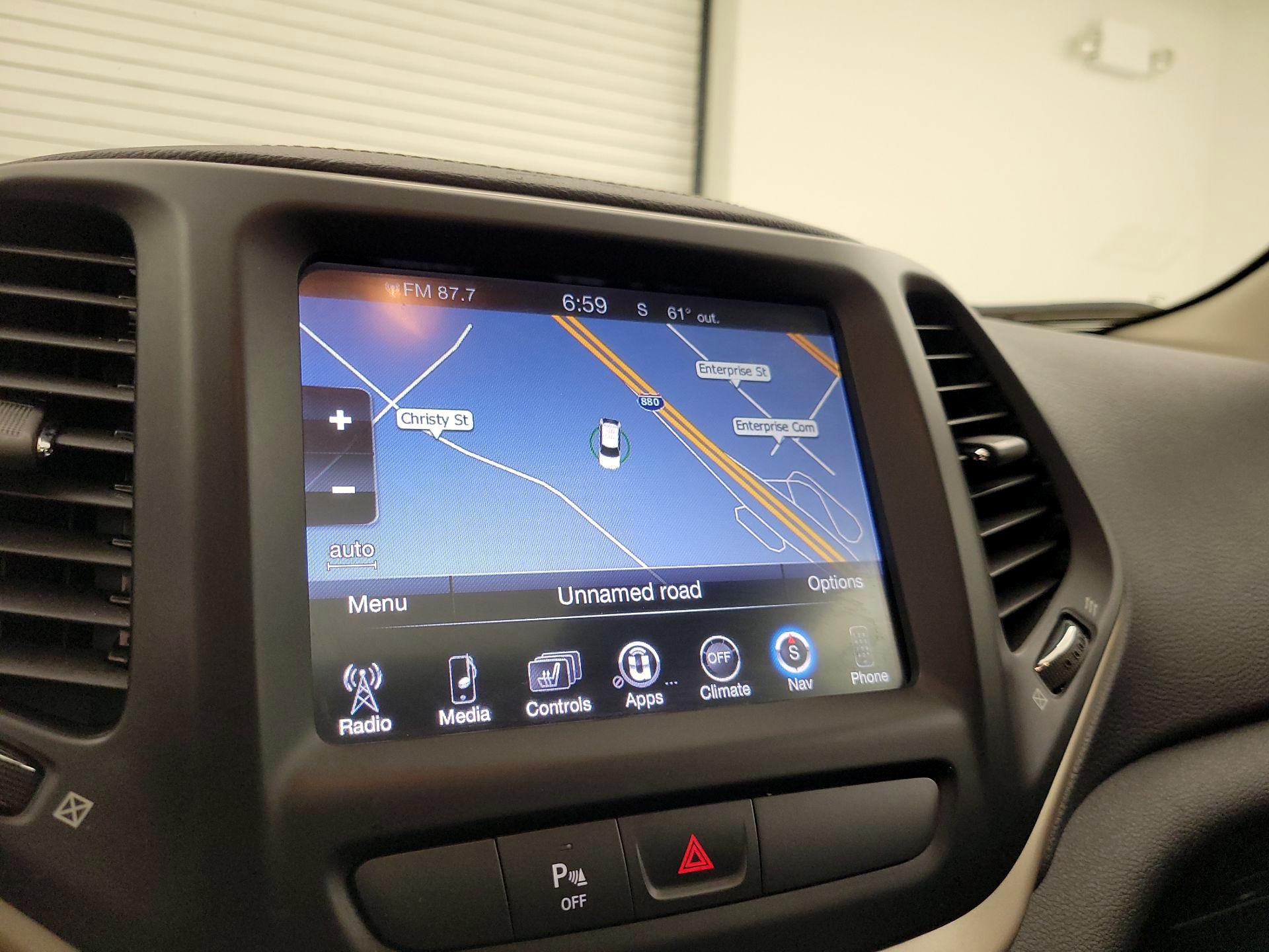 Thumbnail: 2015 Jeep Cherokee - 14