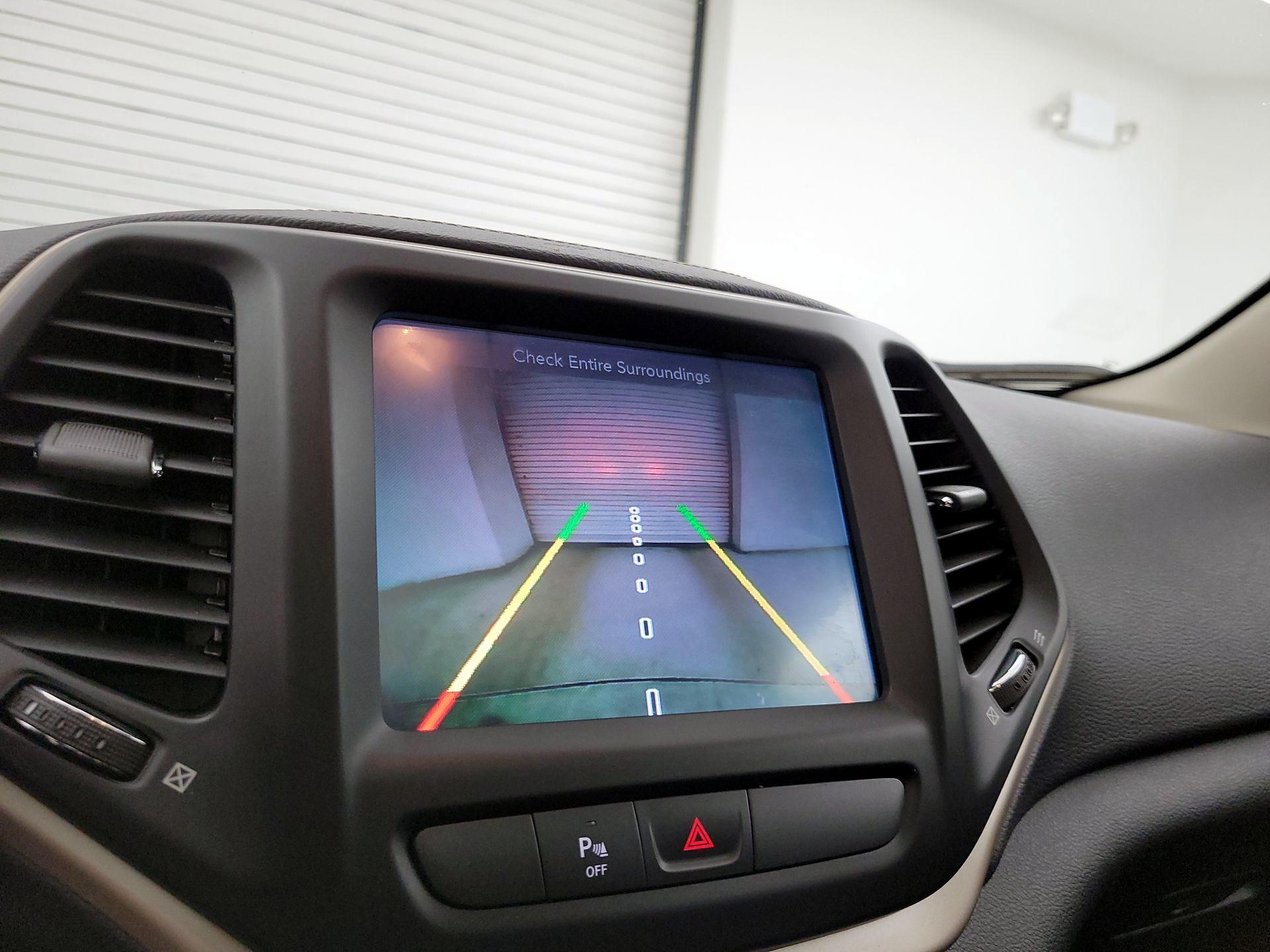 Thumbnail: 2015 Jeep Cherokee - 15