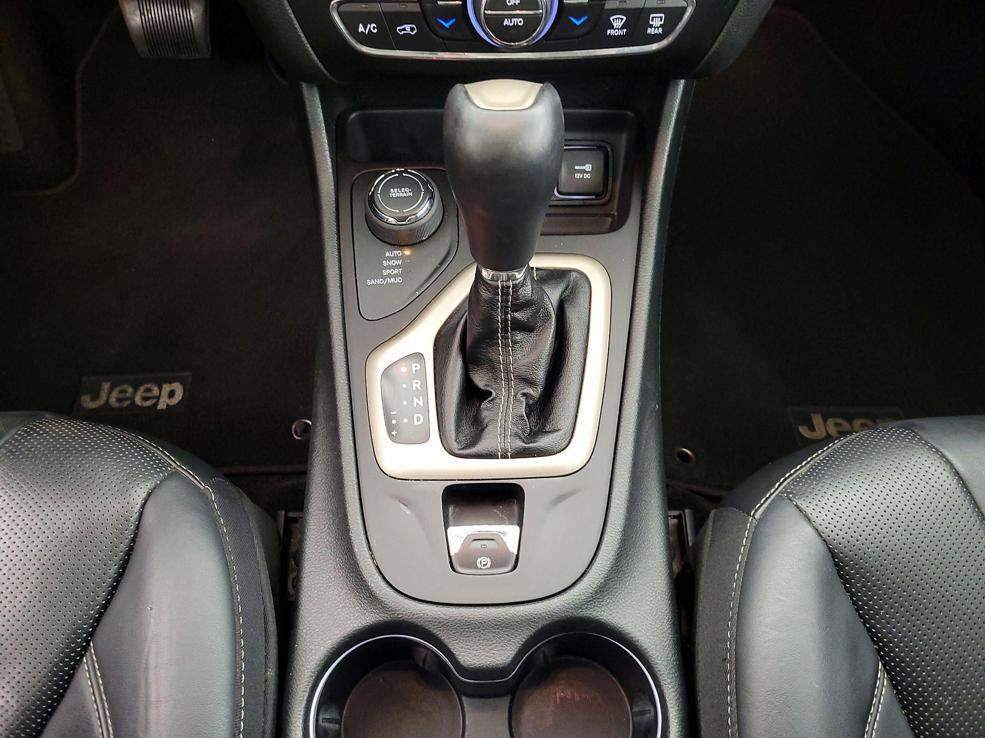 Thumbnail: 2015 Jeep Cherokee - 18