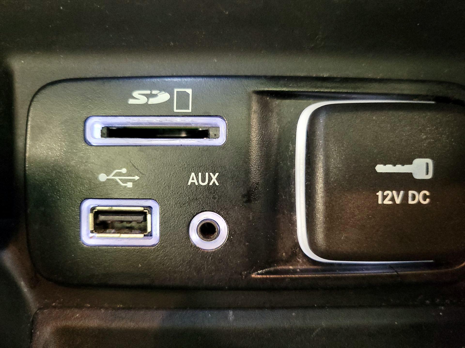 Thumbnail: 2015 Jeep Cherokee - 19