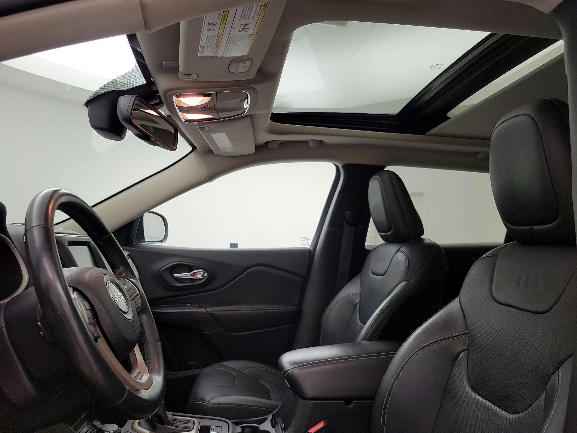 Thumbnail: 2015 Jeep Cherokee - 20