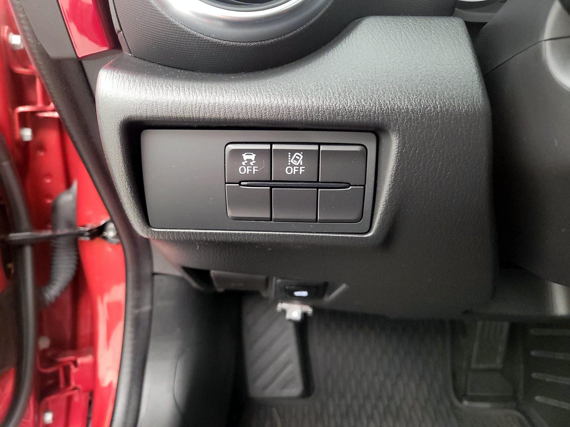 Thumbnail: 2022 Mazda MX-5 Miata - 13