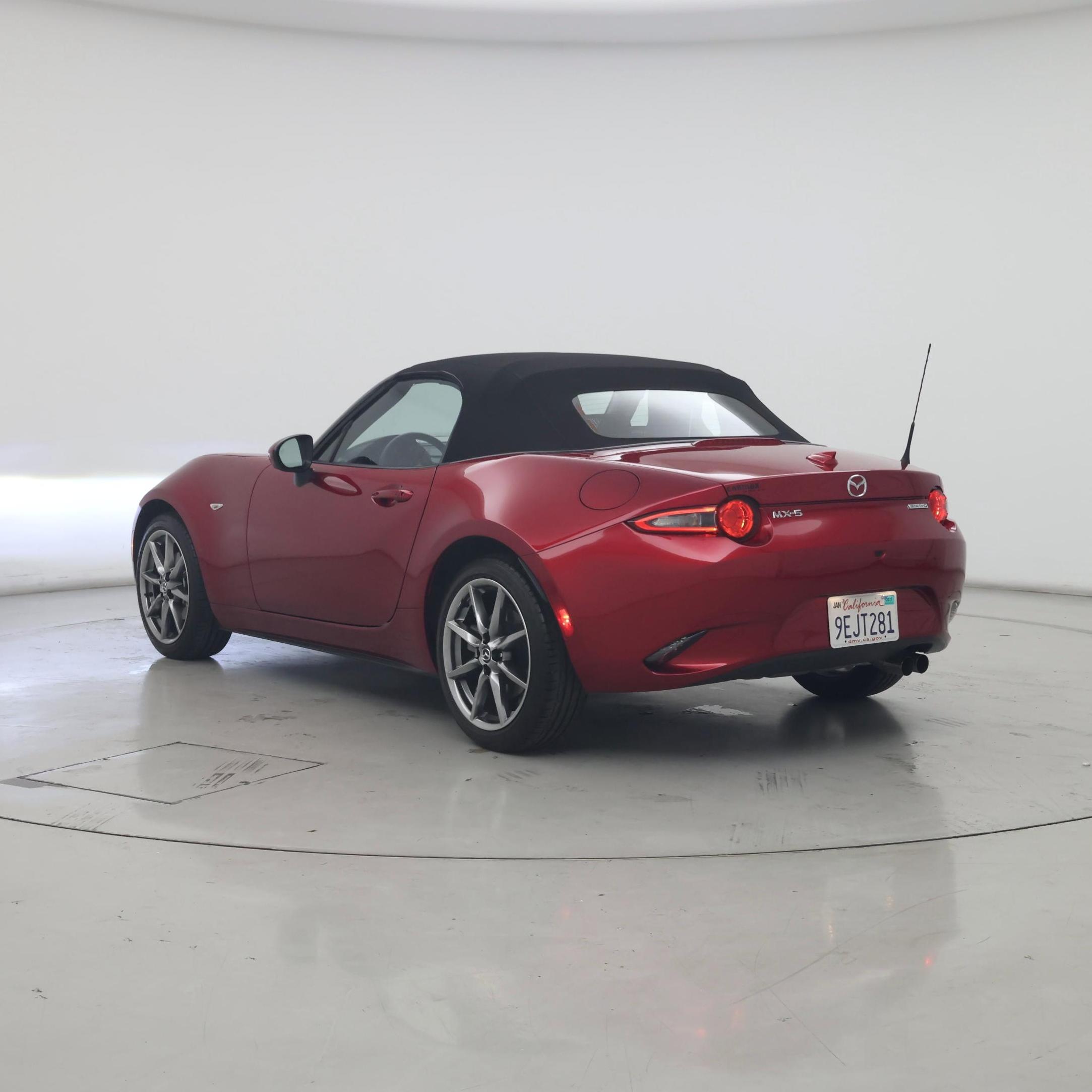 Thumbnail: 2022 Mazda MX-5 Miata - 2