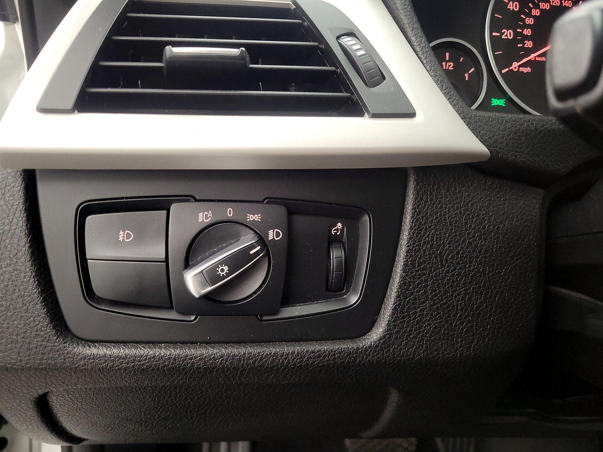 Thumbnail: 2015 BMW 3 Series - 13