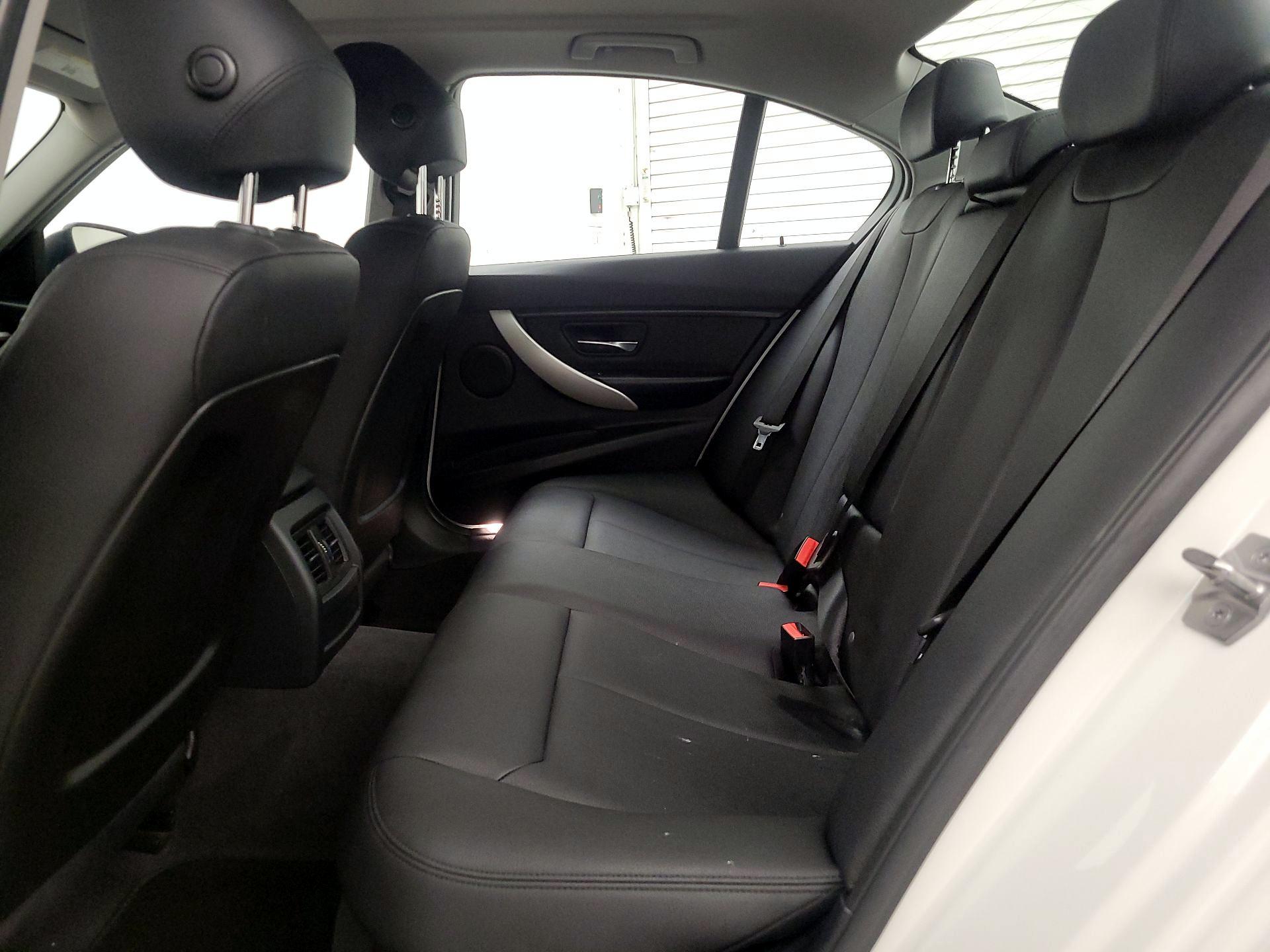 Thumbnail: 2015 BMW 3 Series - 17